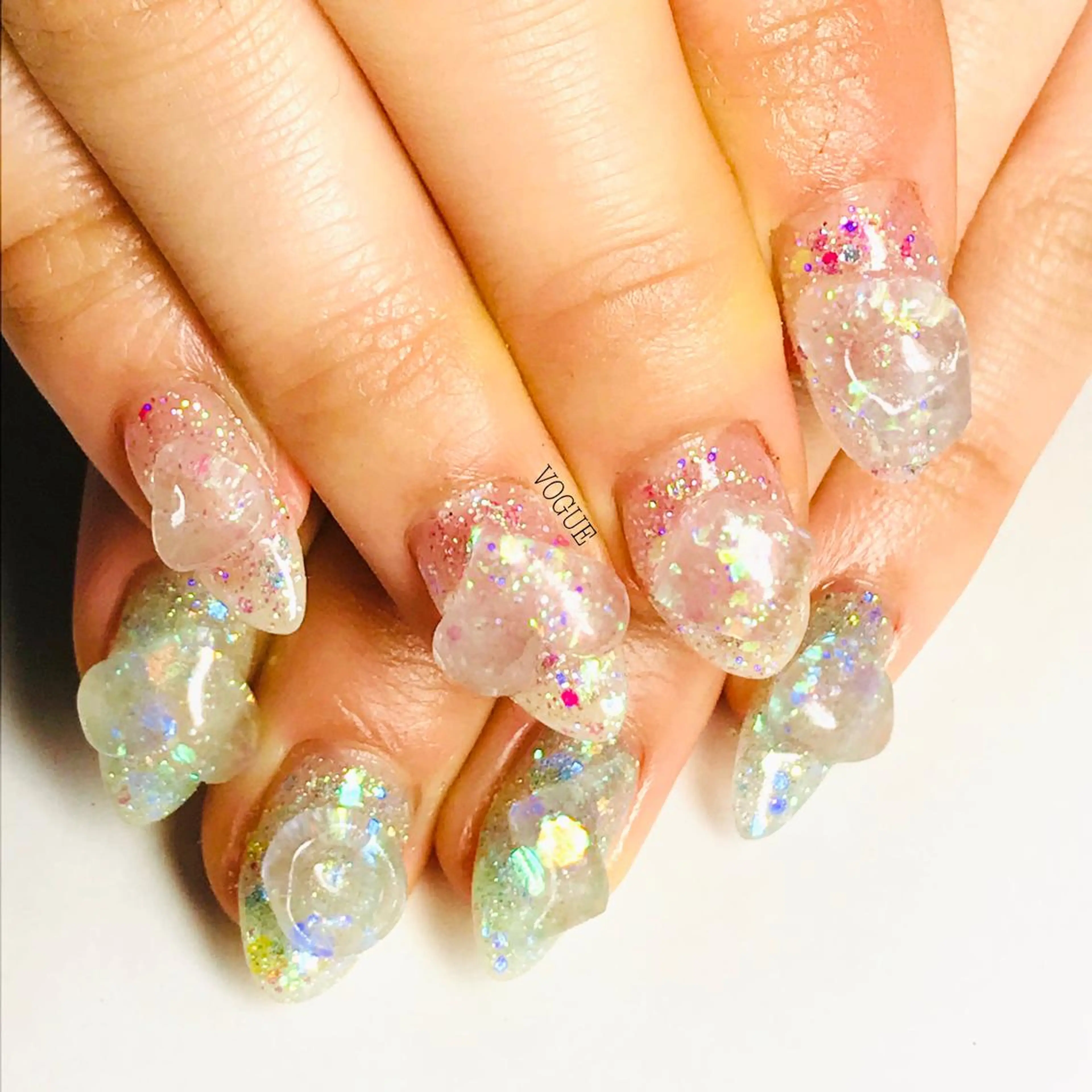 ネイル 氷ネイル・うるうるネイル ハンドネイル VOGUE ×SWANのネイルデザイン