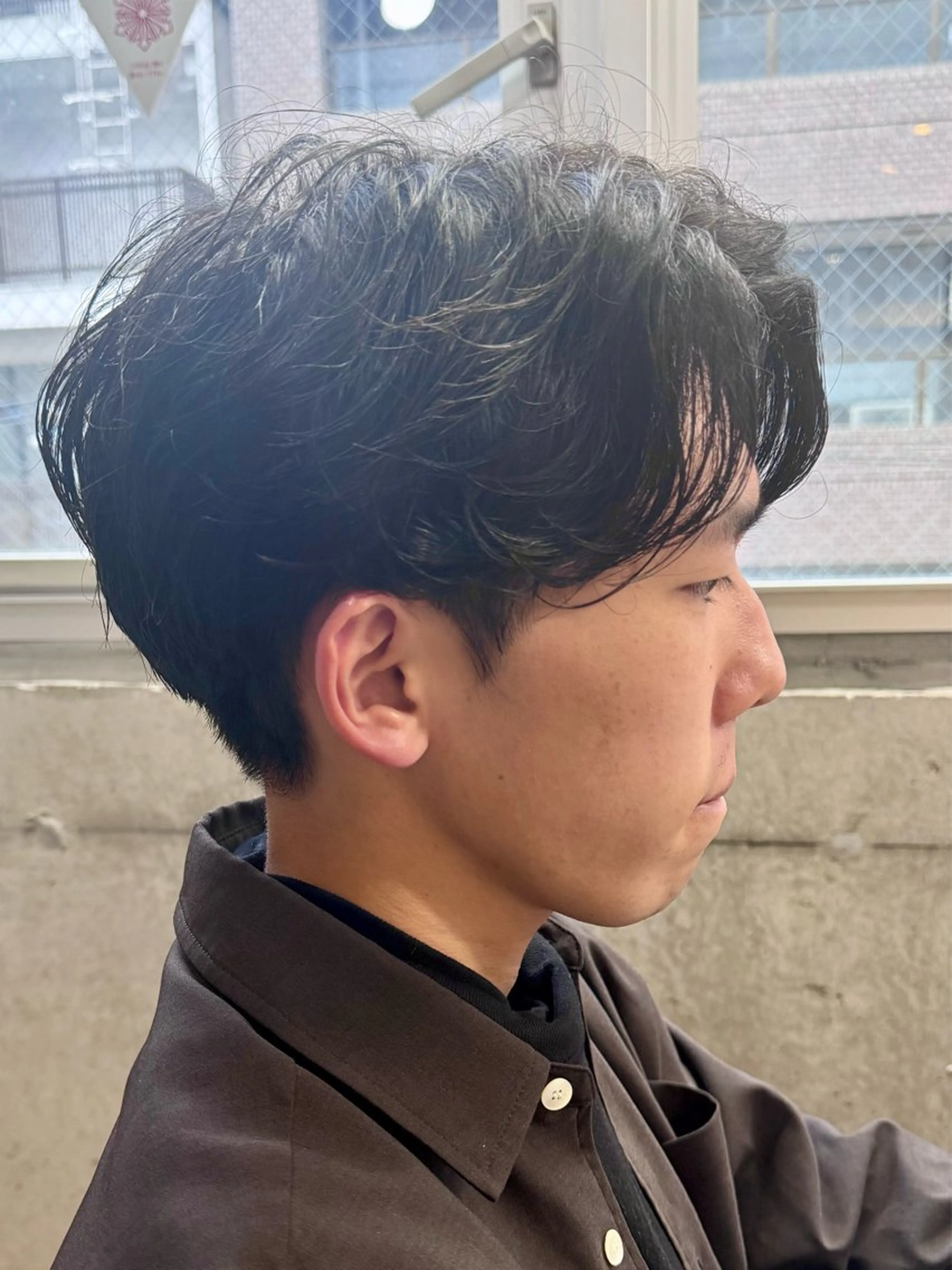 ショート パーマ メンズ ビジネス センターパート フェードカット フェザーパーマ メンズ韓国風 カット パーマ トリートメント ヘアセット amie高崎所属・高崎メンズパーマ 髪質改善TAKEのヘアスタイル