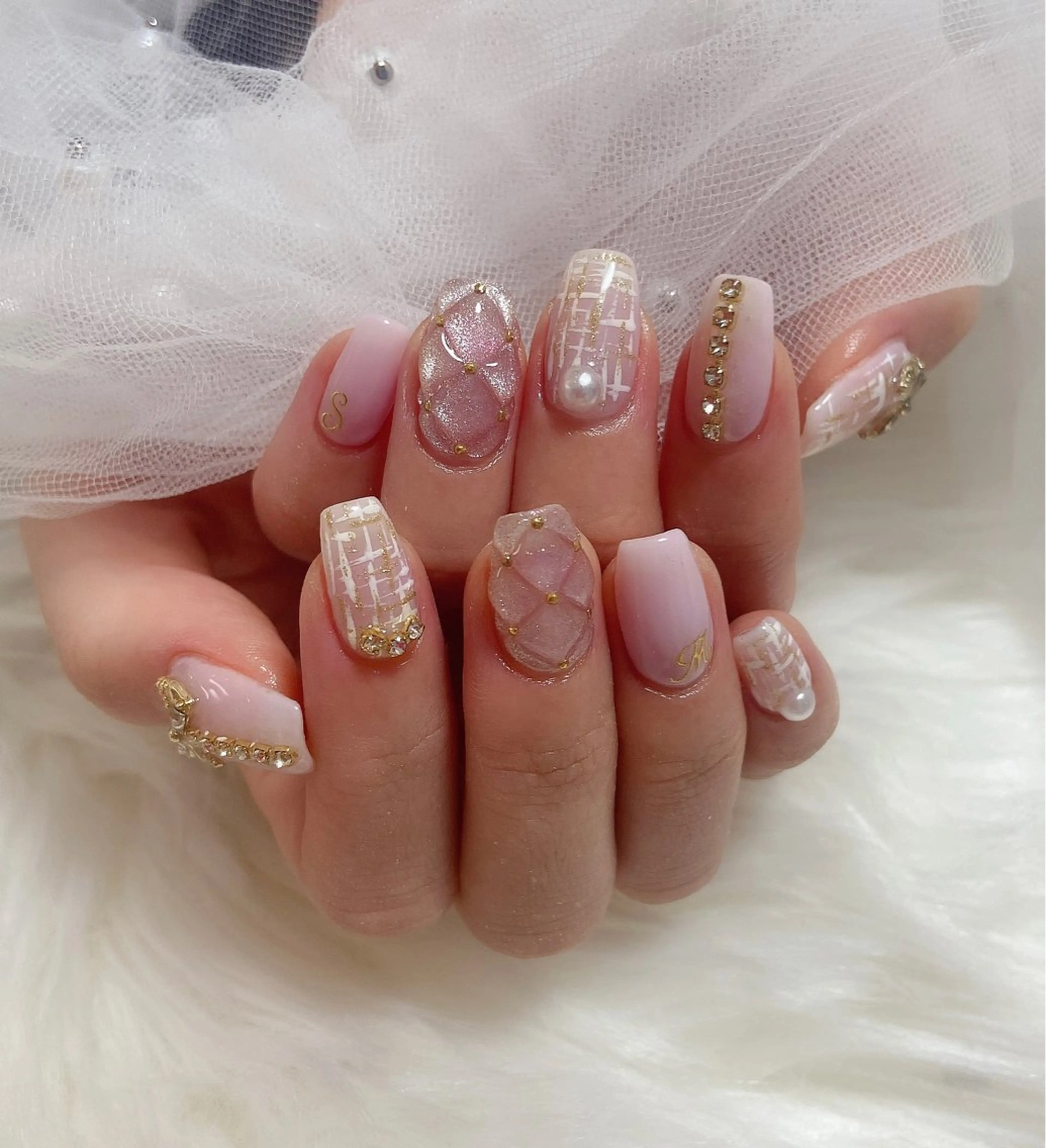 ネイル ハンドネイル ＆ME アンドミーのネイルデザイン