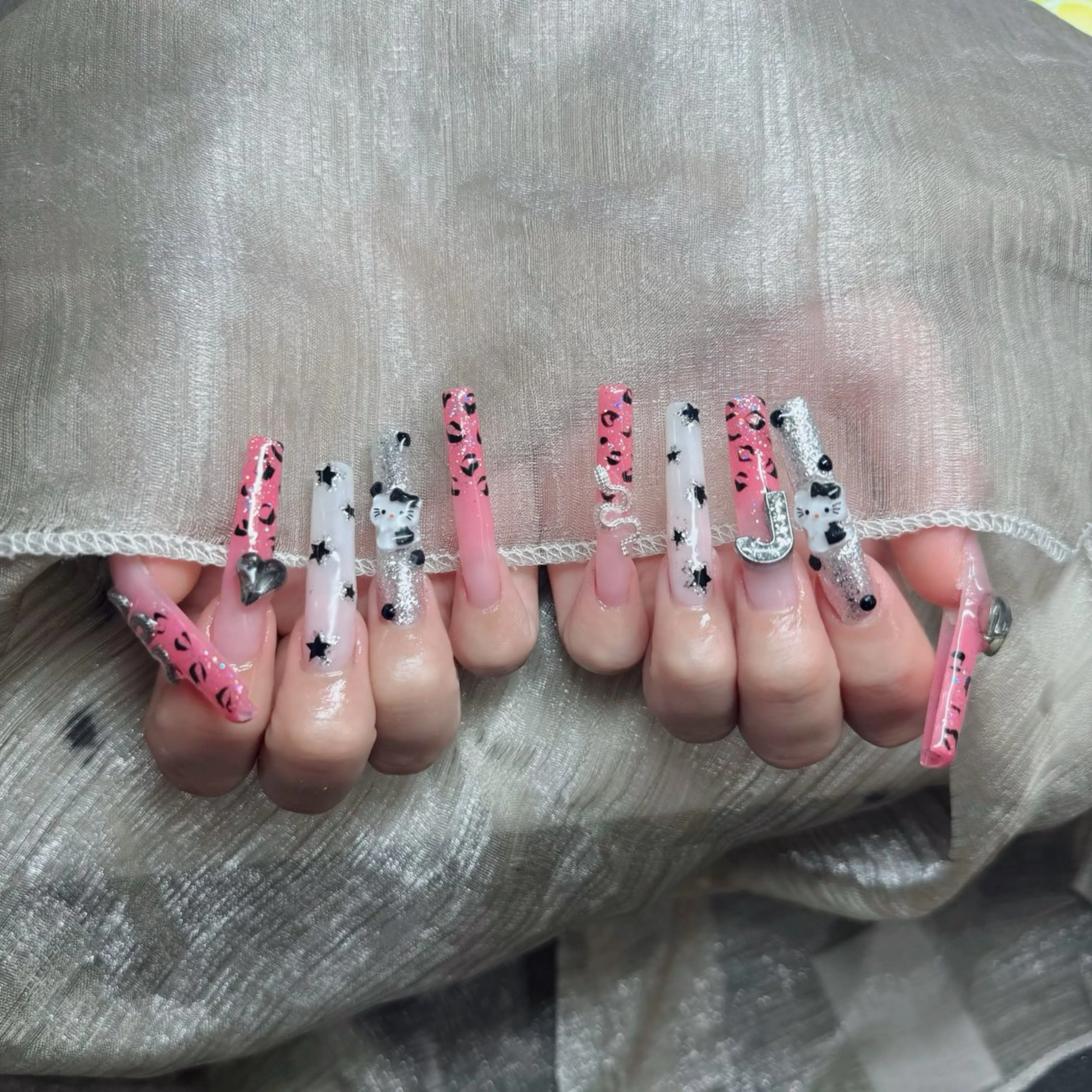 ネイル ジェルネイル 韓国ネイル マグネットネイル ネイルチップ 冬ネイル Lenie Nail Salonのネイルデザイン