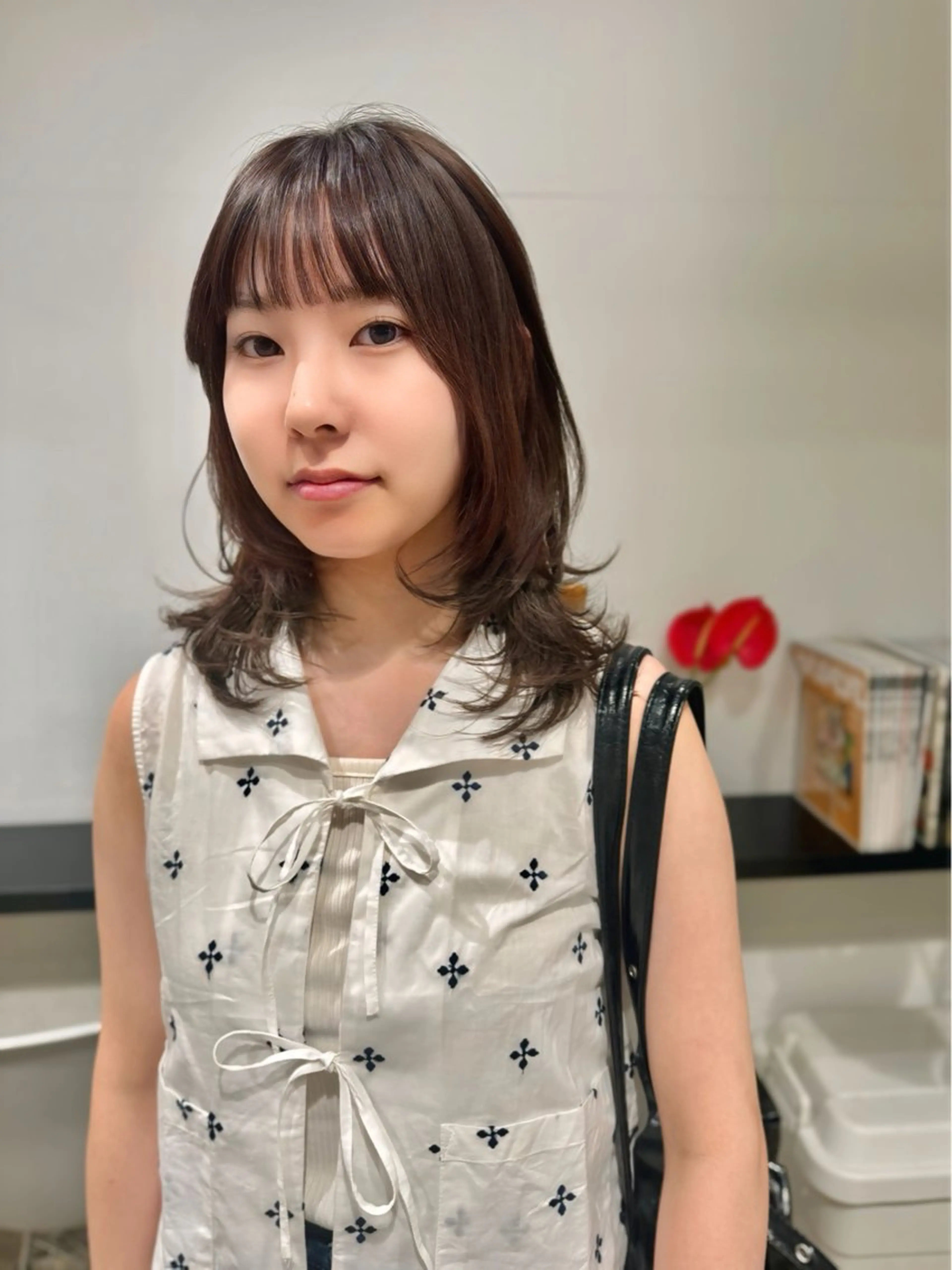 ミディアム カラー ウルフ/似合わせ レイヤー/RIHOのヘアスタイル