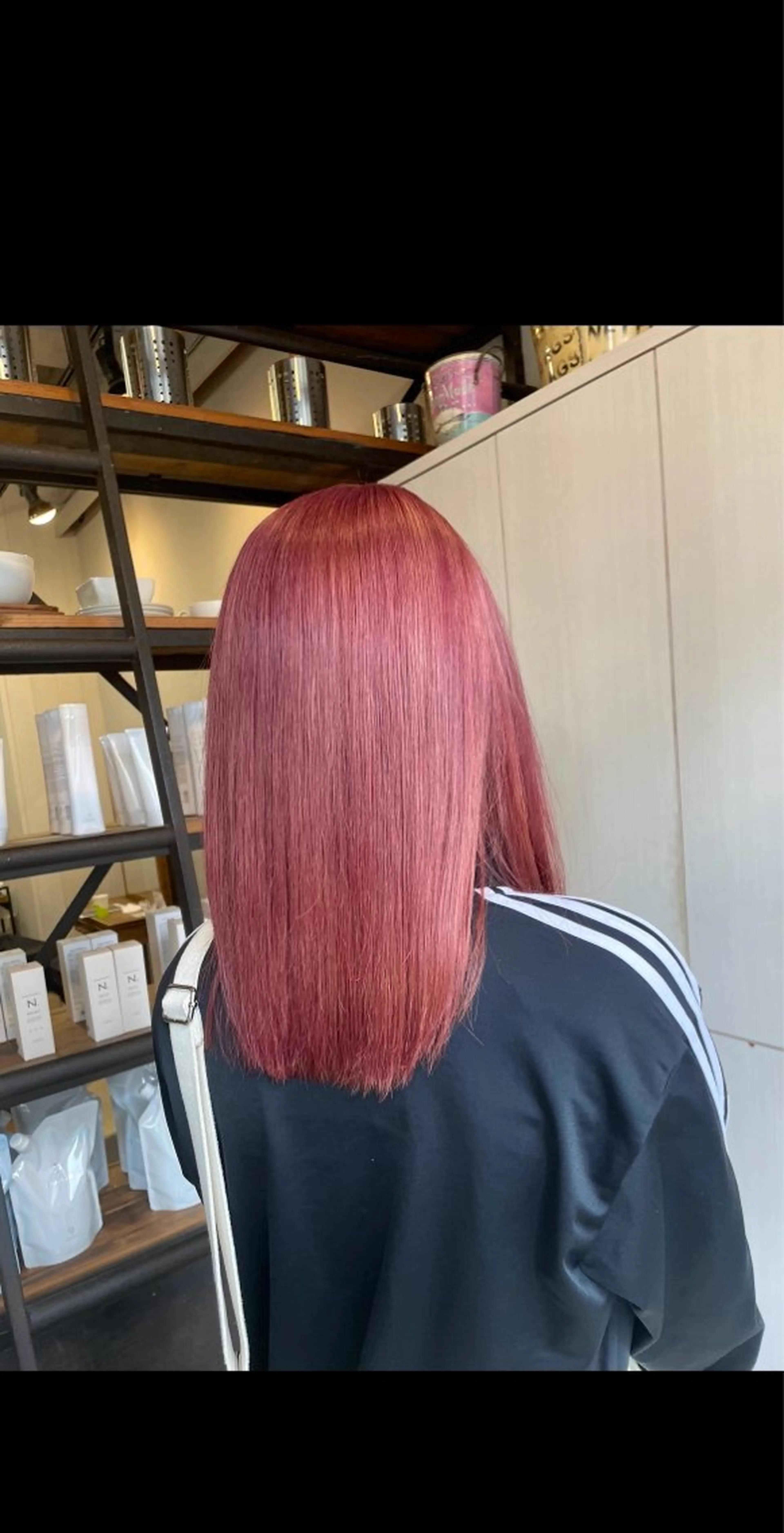 セミロング ヘアカラー オオシマ ミユのヘアスタイル