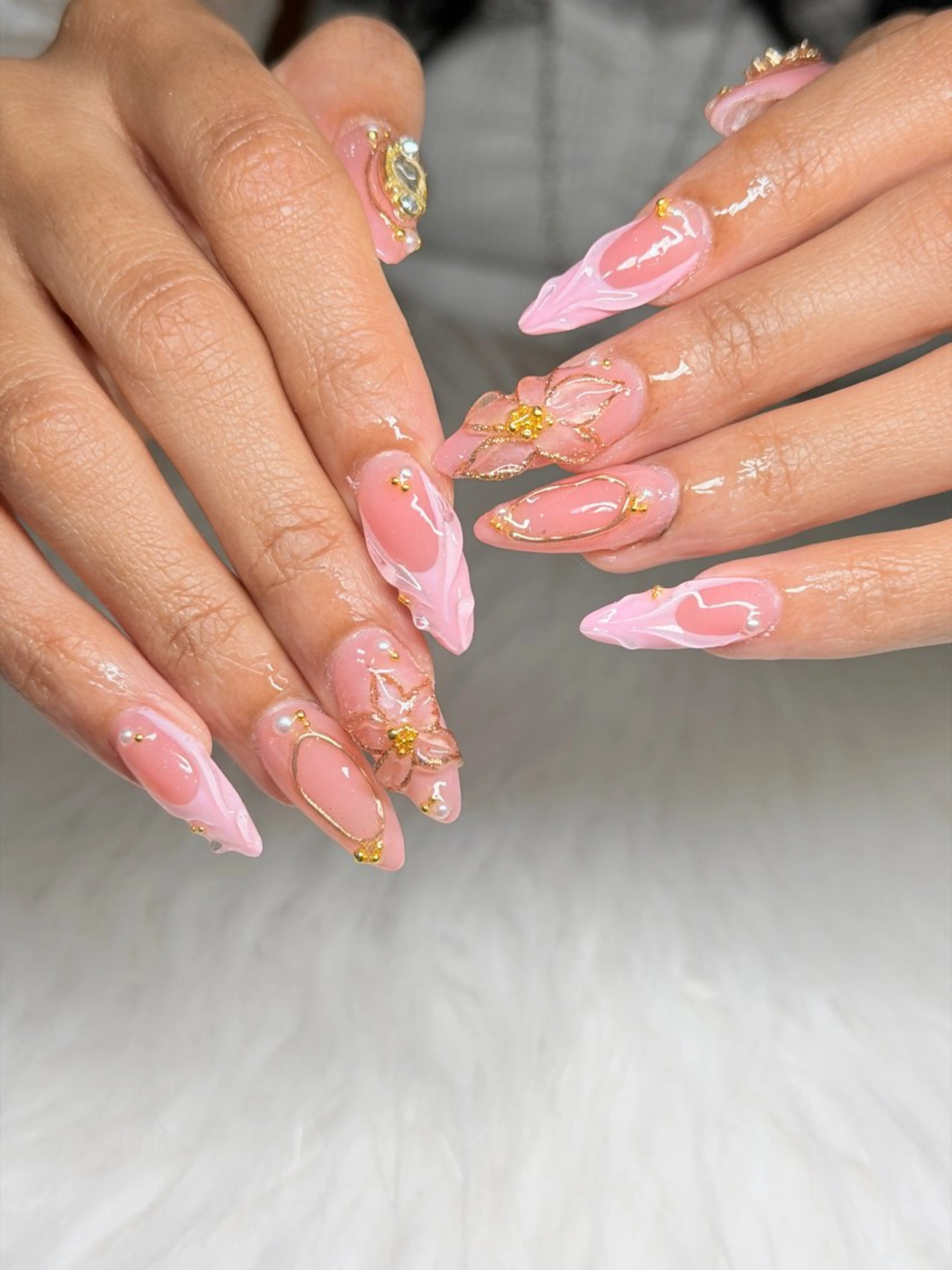 ネイル オーロラネイル グラデーション ハート ホログラムネイル キラキラネイル Rin Rinのネイルデザイン