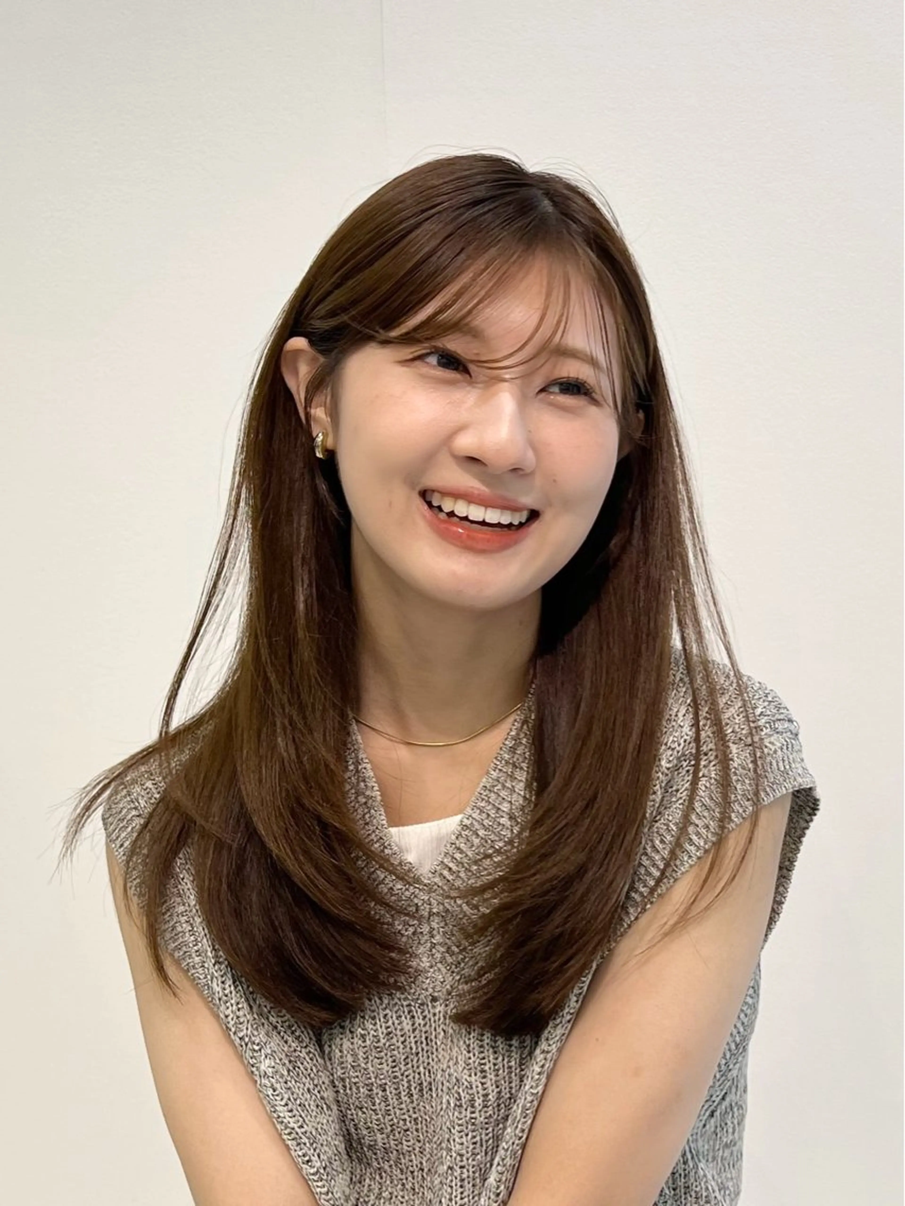 【🍀スタッフオススメNo.1🍀】カット+高発色カラー✨+ケアプロ付き極潤ケラスターゼ⭐️の写真