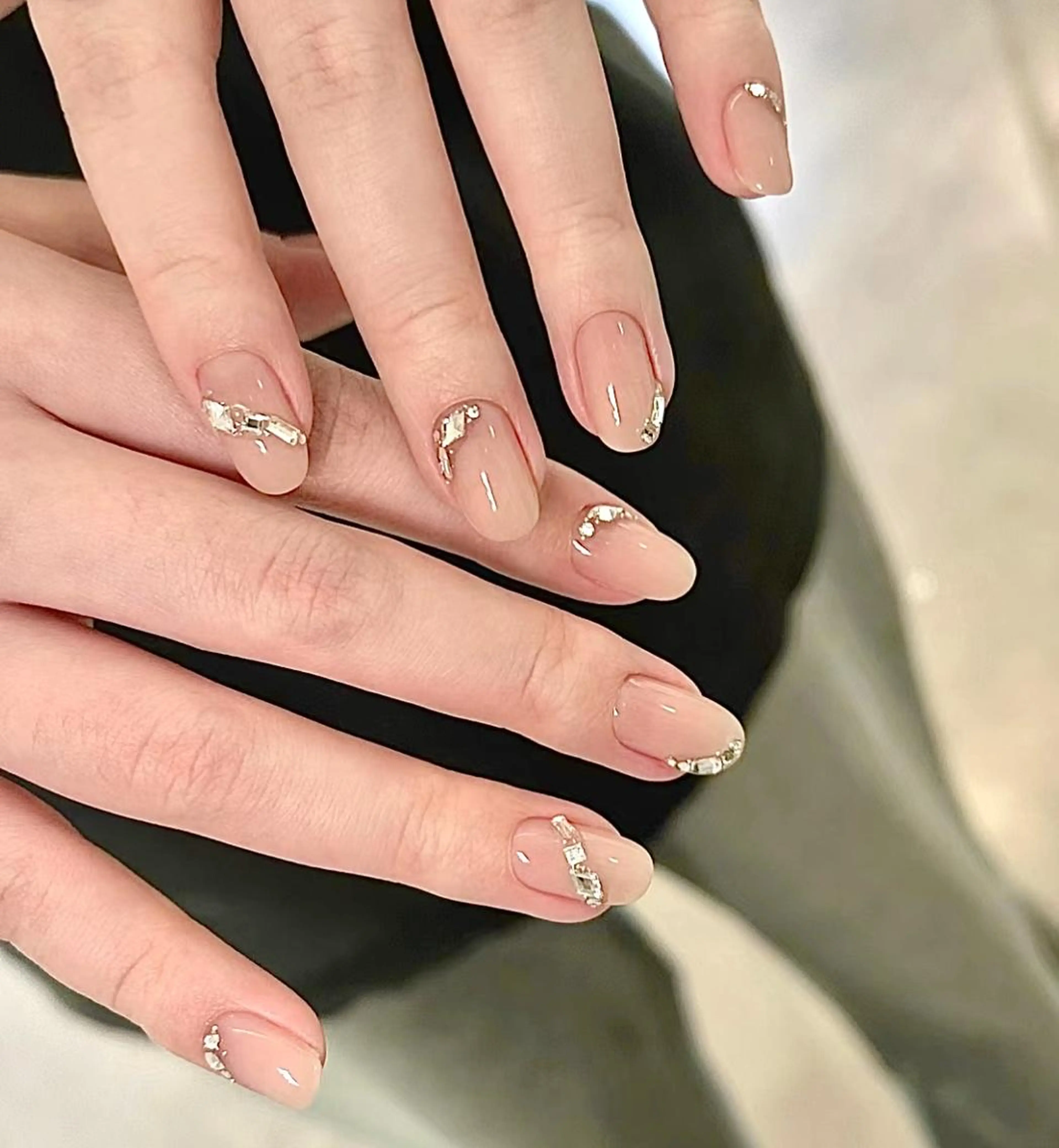 ネイル ハンドネイル RAFFINE 月🦋🩵のネイルデザイン