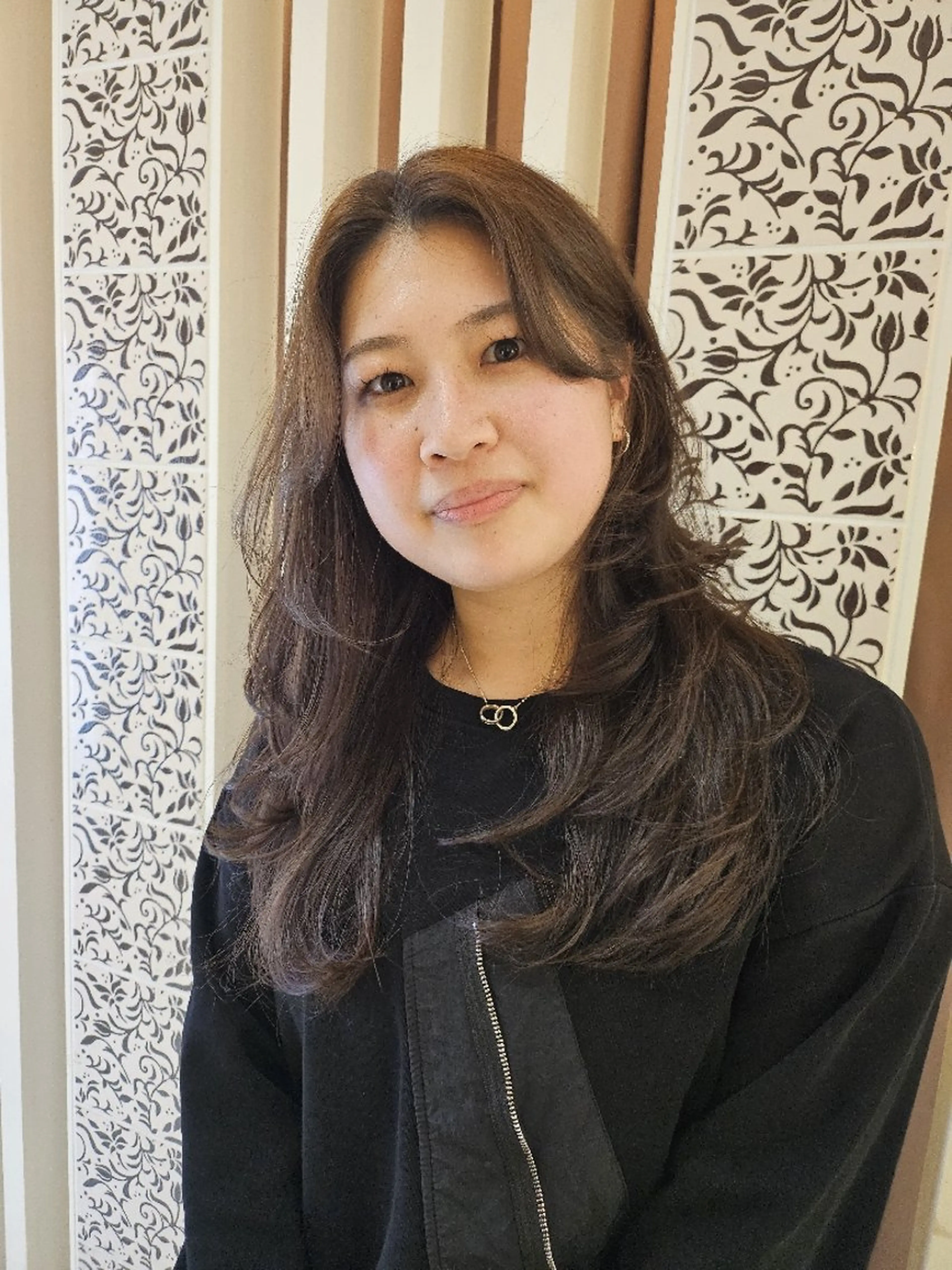 ロング 顔周りカット レイヤーカット BALANCE. 臼井早智のヘアスタイル