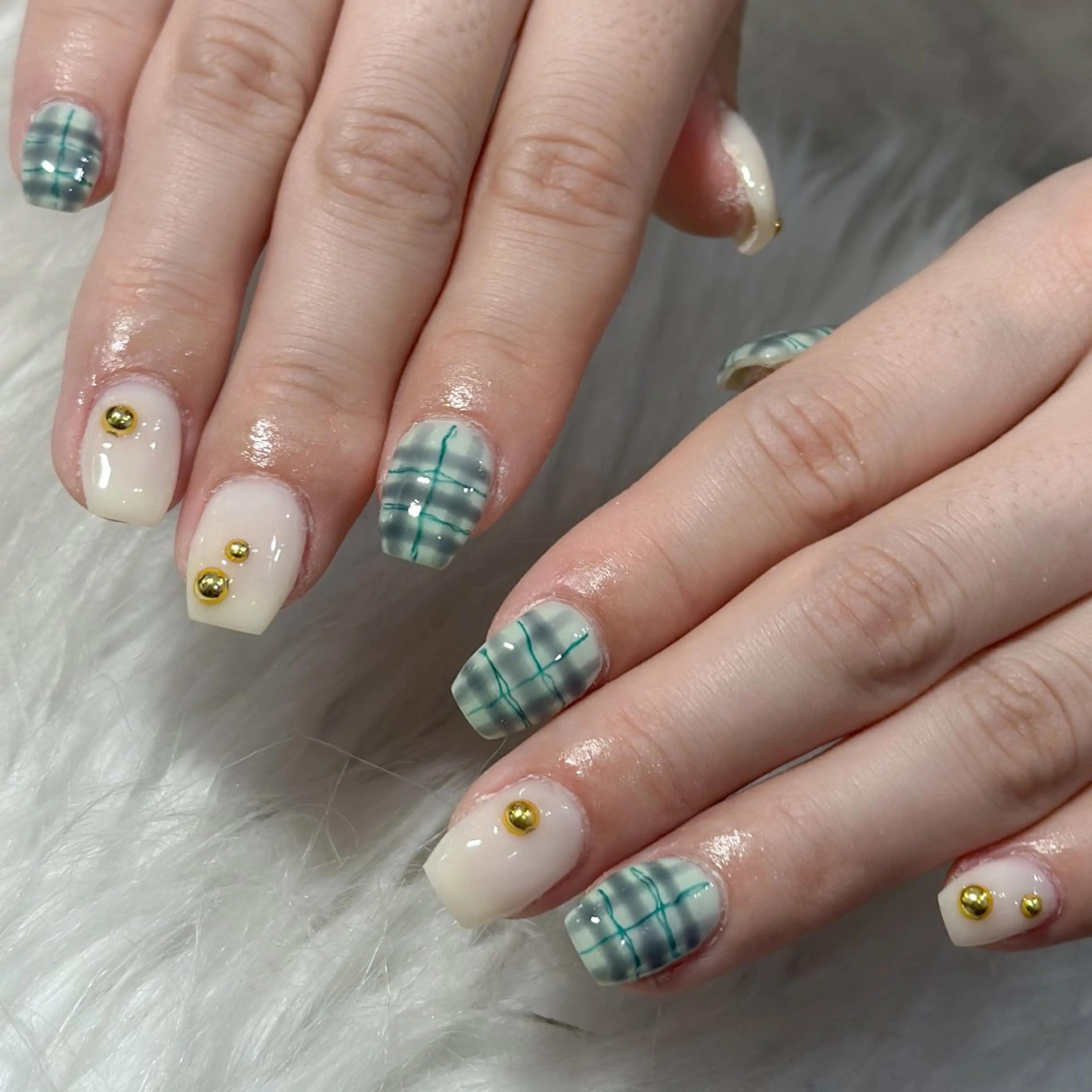 ネイル ハンドネイル フットネイル LAVISH nanamiのネイルデザイン