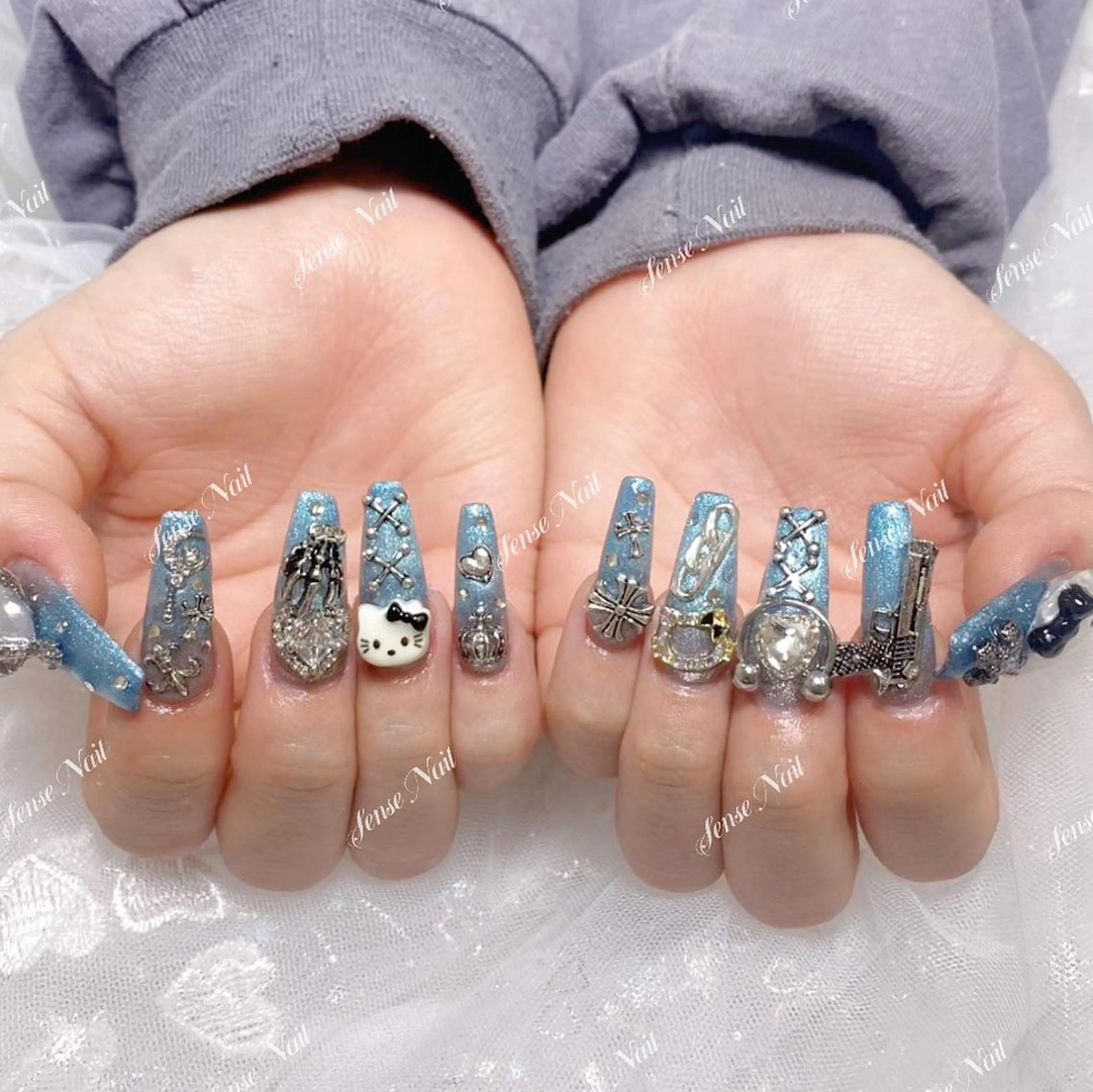 ネイル ハンドネイル ハンドケア Queening 🦋のネイルデザイン