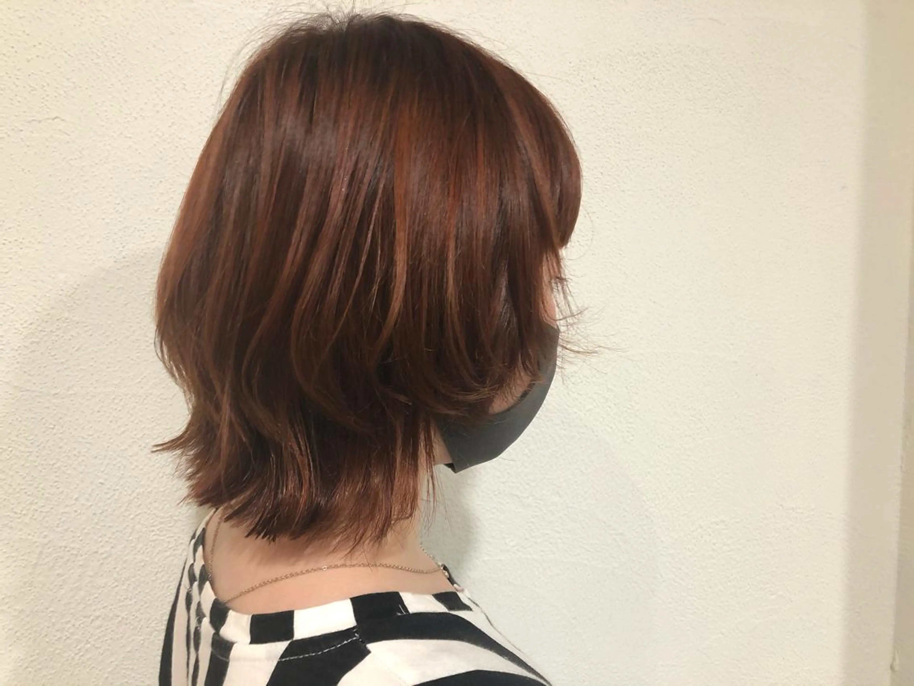 ミディアム カラー ブリーチ ブリーチなしカラー オレンジ レイヤーカット ウルフカット カット ヘアカラー パ ルのヘアスタイル