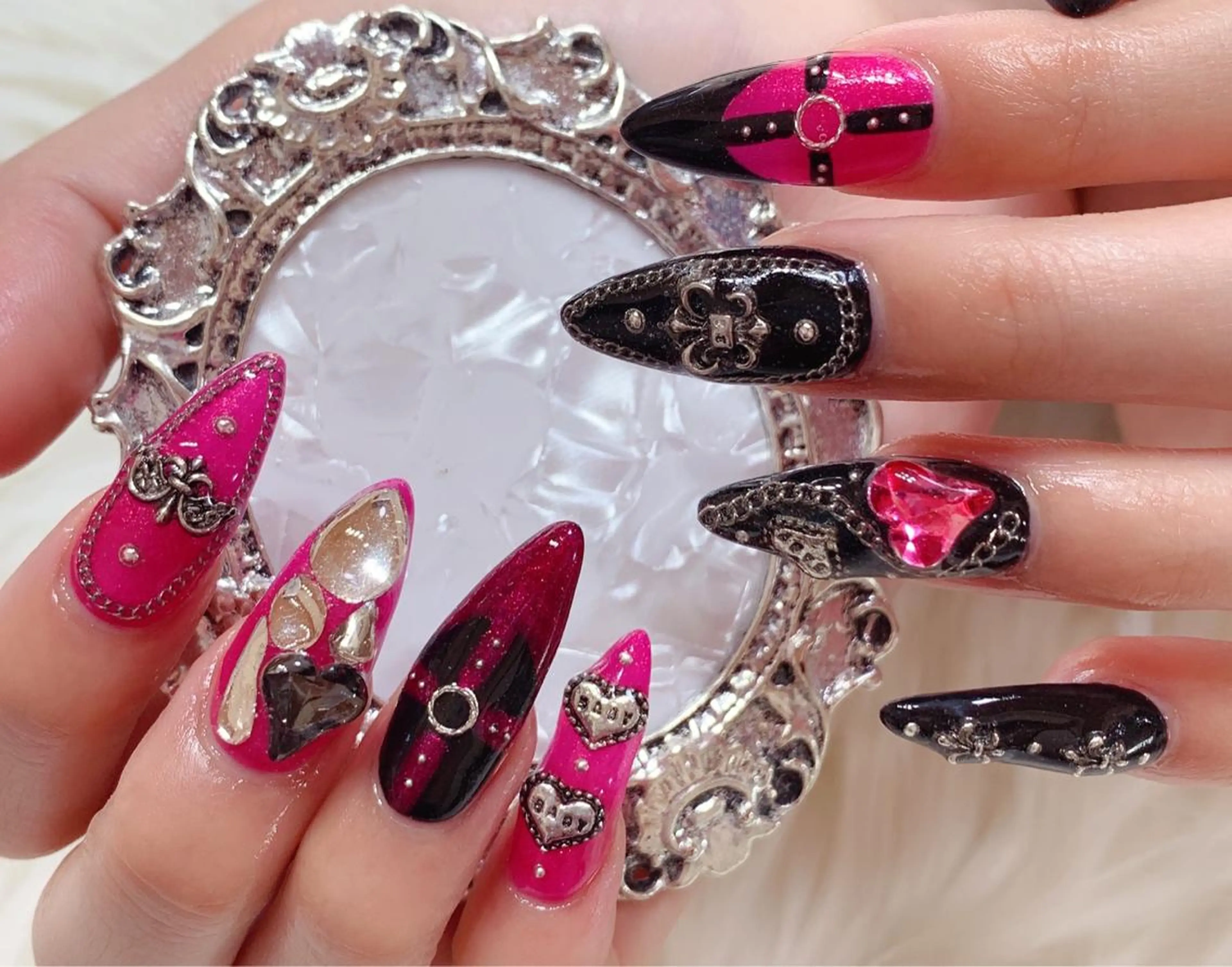 ロング ネイル CC Nail Salonのネイルデザイン