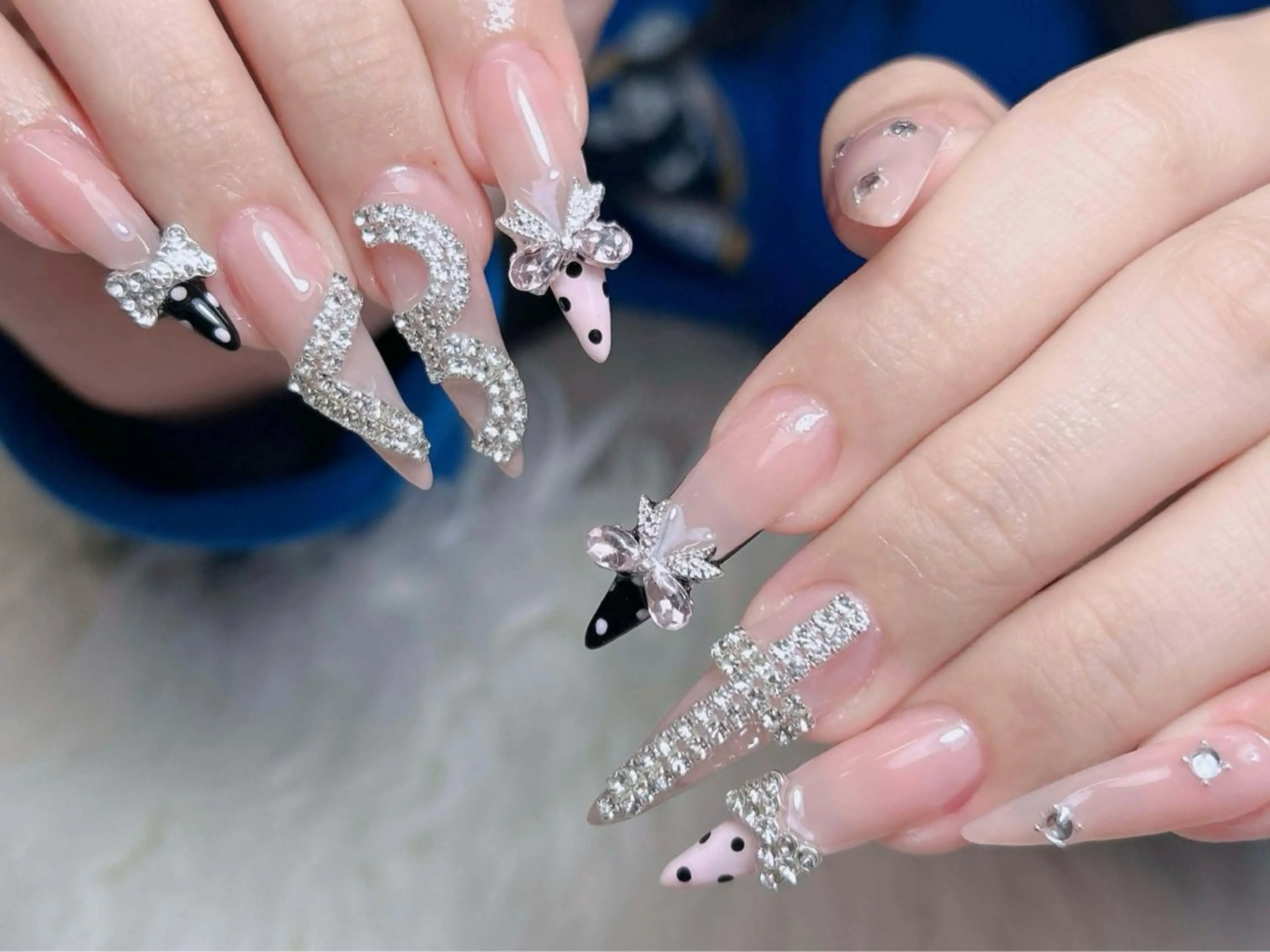 ネイル オーロラネイル チークネイル フットネイル フレンチネイル ハロウィン ハンドネイル Lumi Nail 新大久保3‘のネイルデザイン