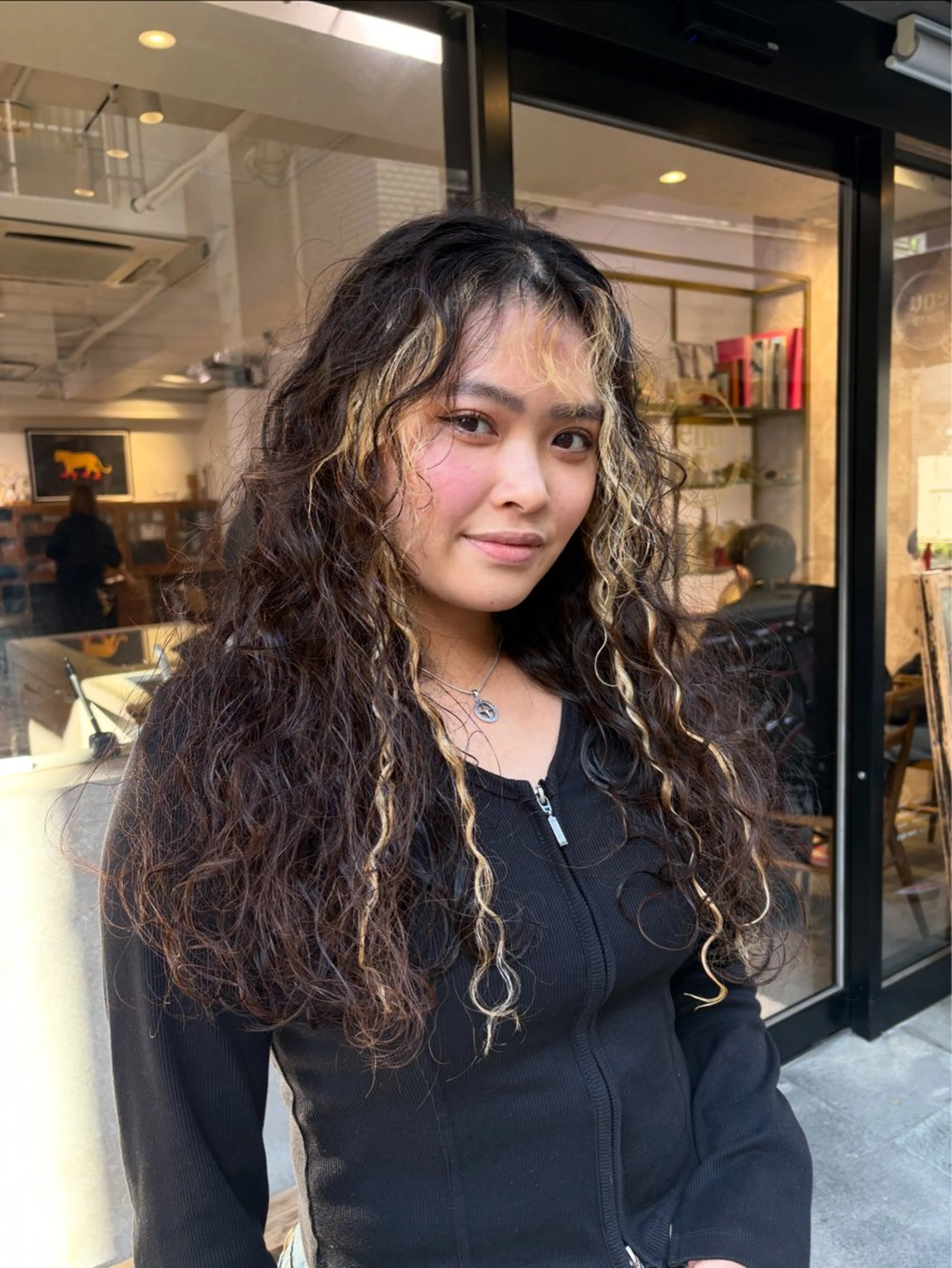 ロング パーマ カット パーマ ナルカワ アユミのヘアスタイル