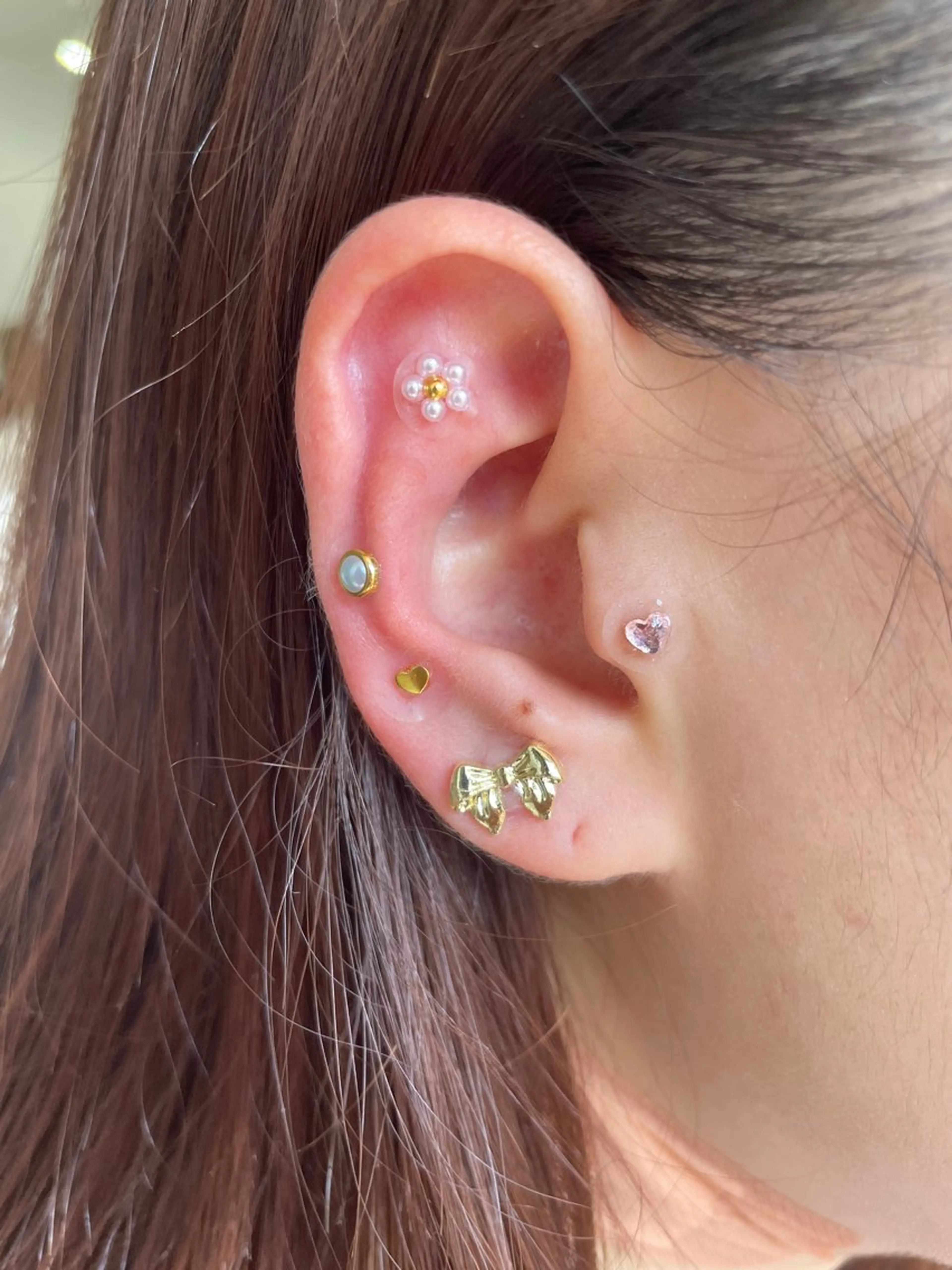 12月限定🈹👂🏼耳ツボジュエリー💎✨両耳合わせて10粒コース✨の写真