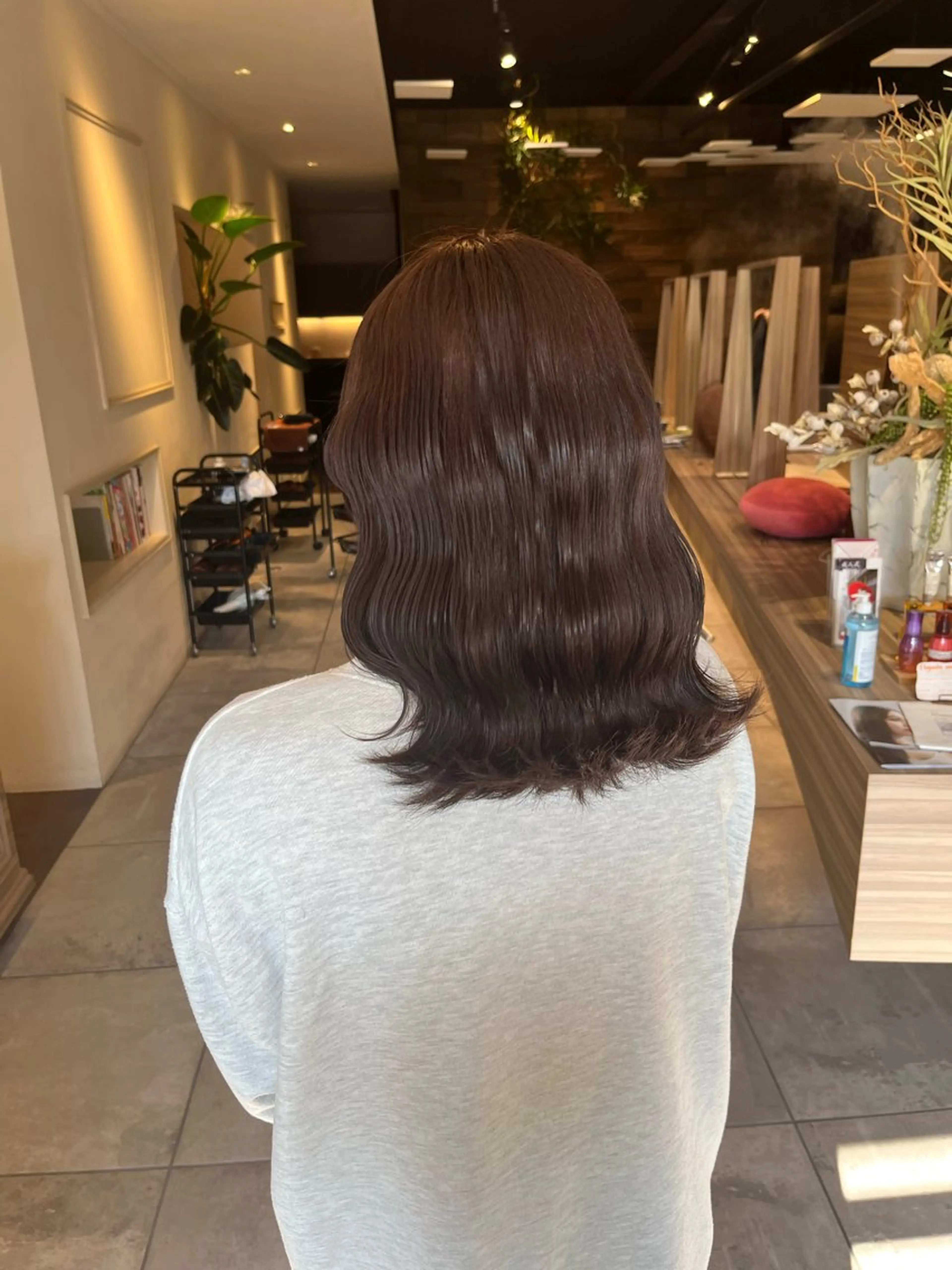 セミロング カラー ショコラグレージュ グレージュ ヘアカラー 川越 輝梨奈のヘアスタイル