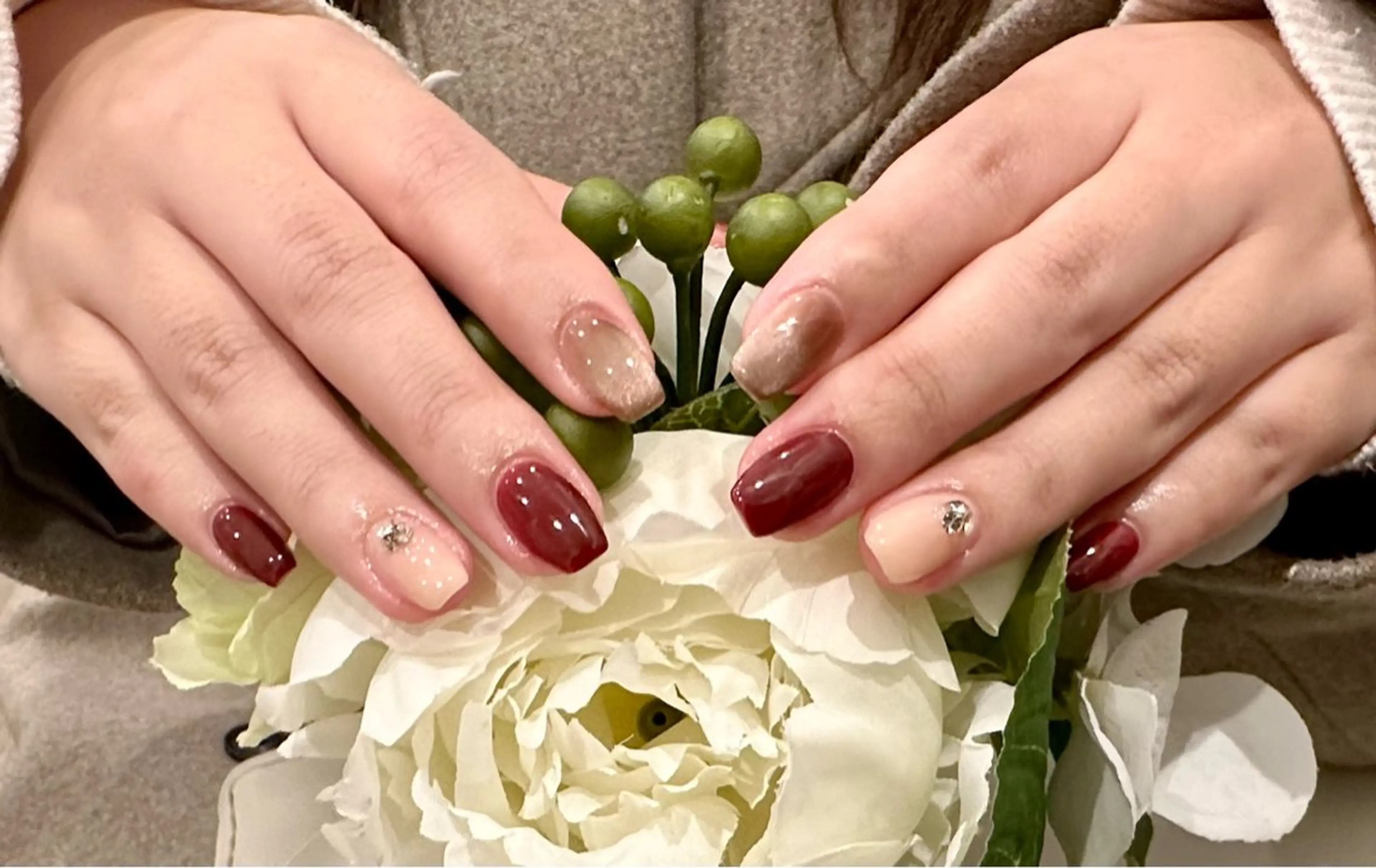 ネイル 赤色 H&Bsalon カイのネイルデザイン