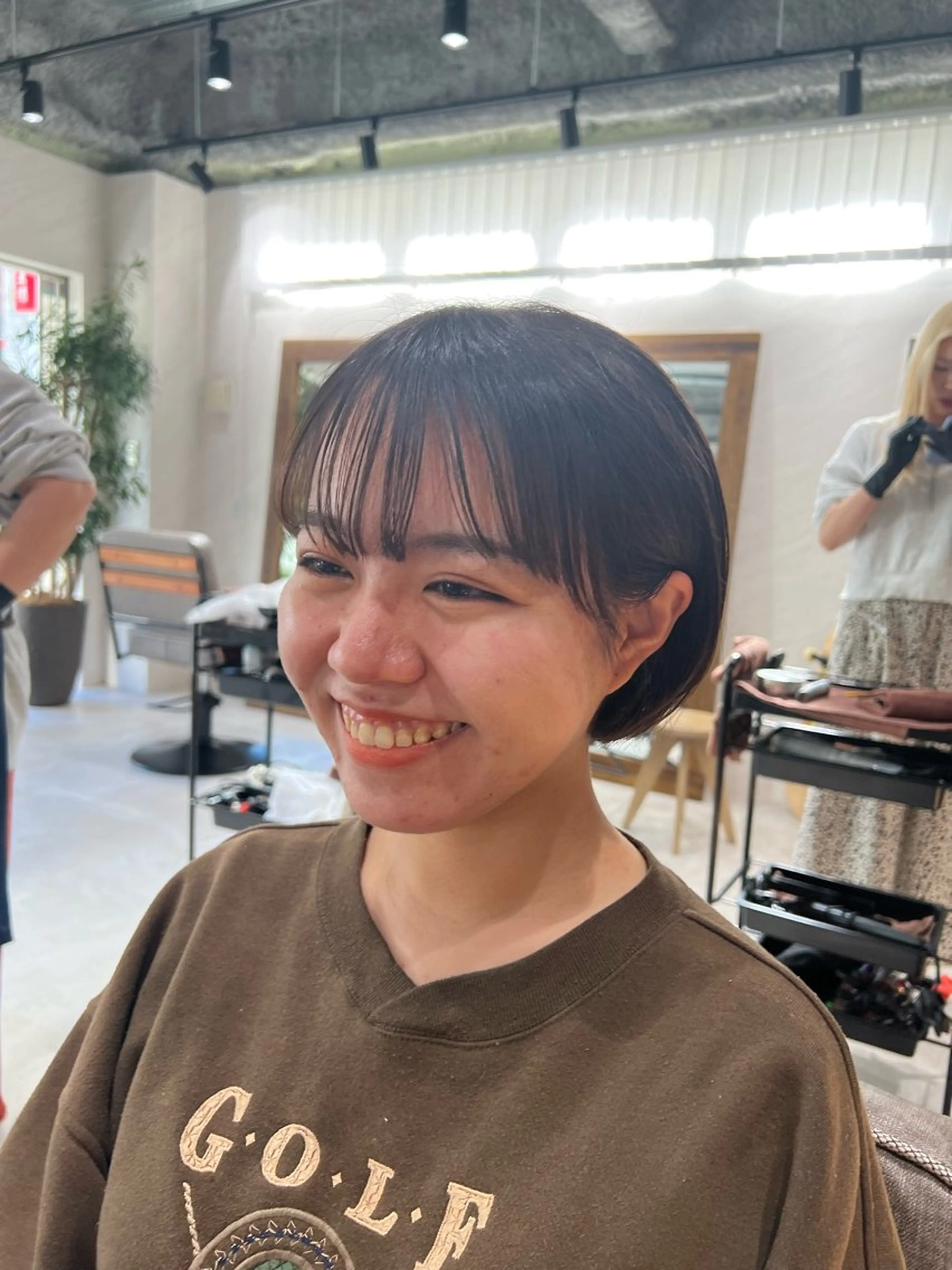 ショート ショートヘア 小顔カット カット 縮毛矯正 トリートメント 艶ボブ🤎暖色カラー 縮毛矯正/メンズ💈のヘアスタイル