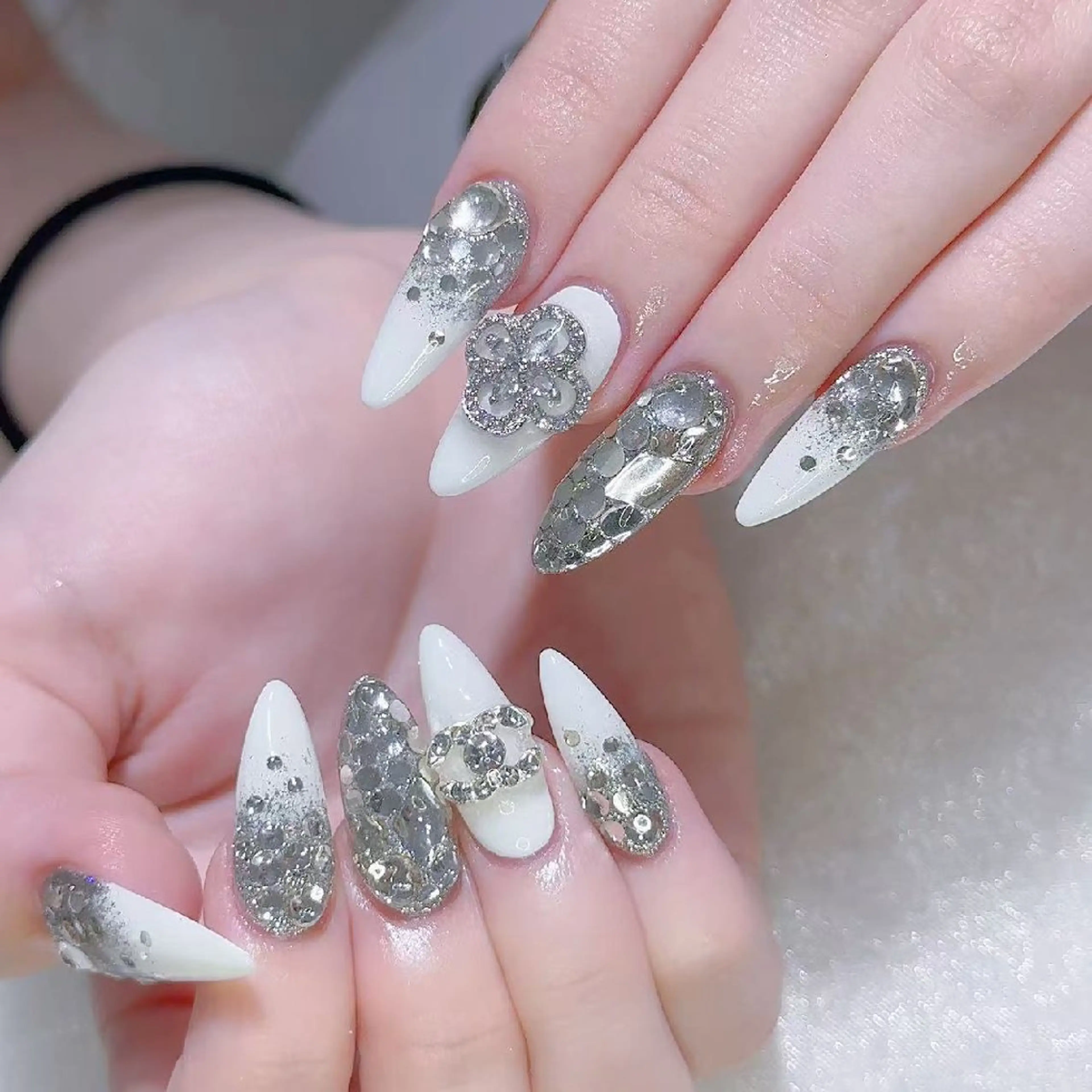 ネイル ハンドネイル Queens みなみのネイルデザイン