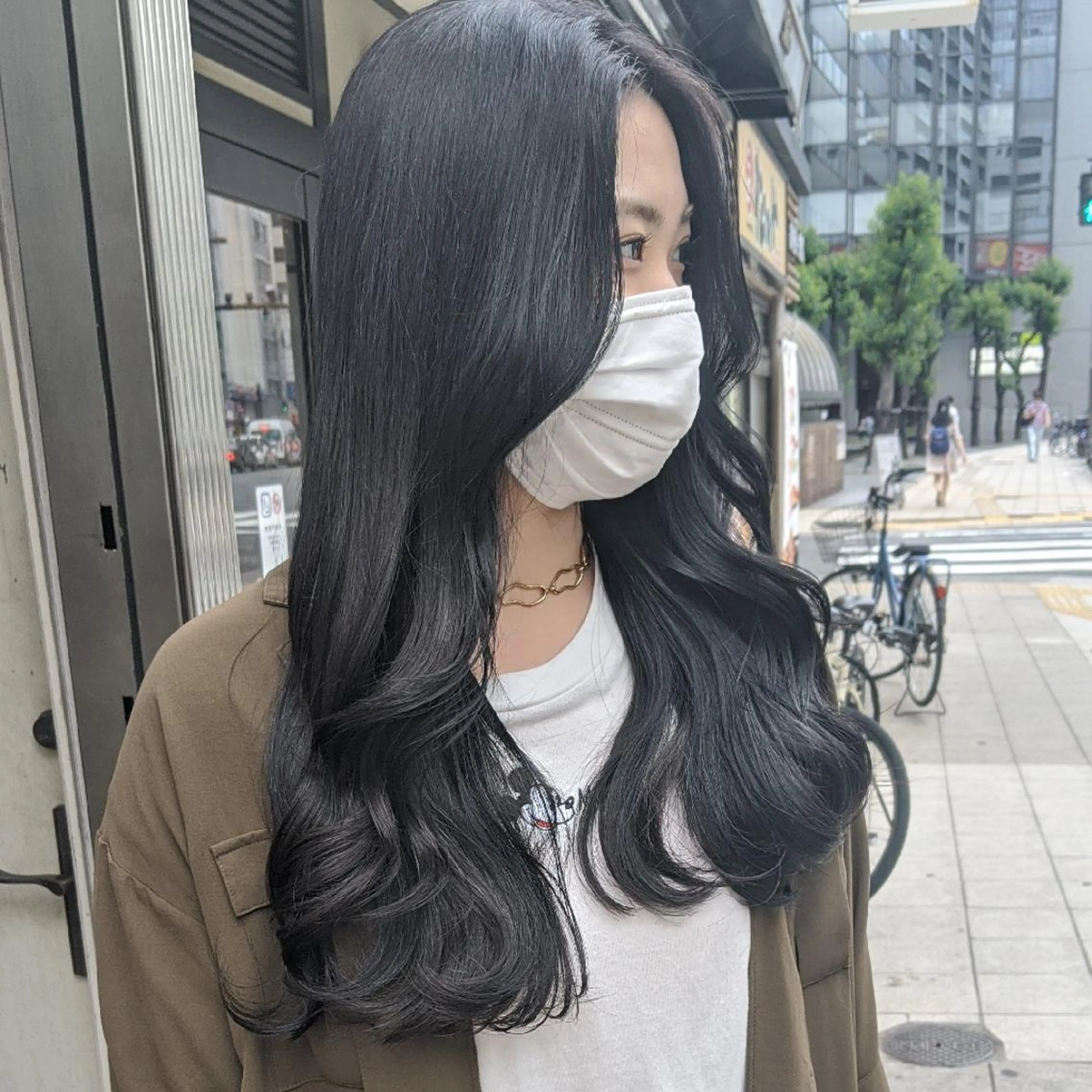 ロング カラー ヘアアレンジ 黒髪 ブルーカラー ブルーブラック ヨシンモリ 韓国風ヘア PRIVATE SALON EYES所属・EYES リアのマツエク・マツパデザイン