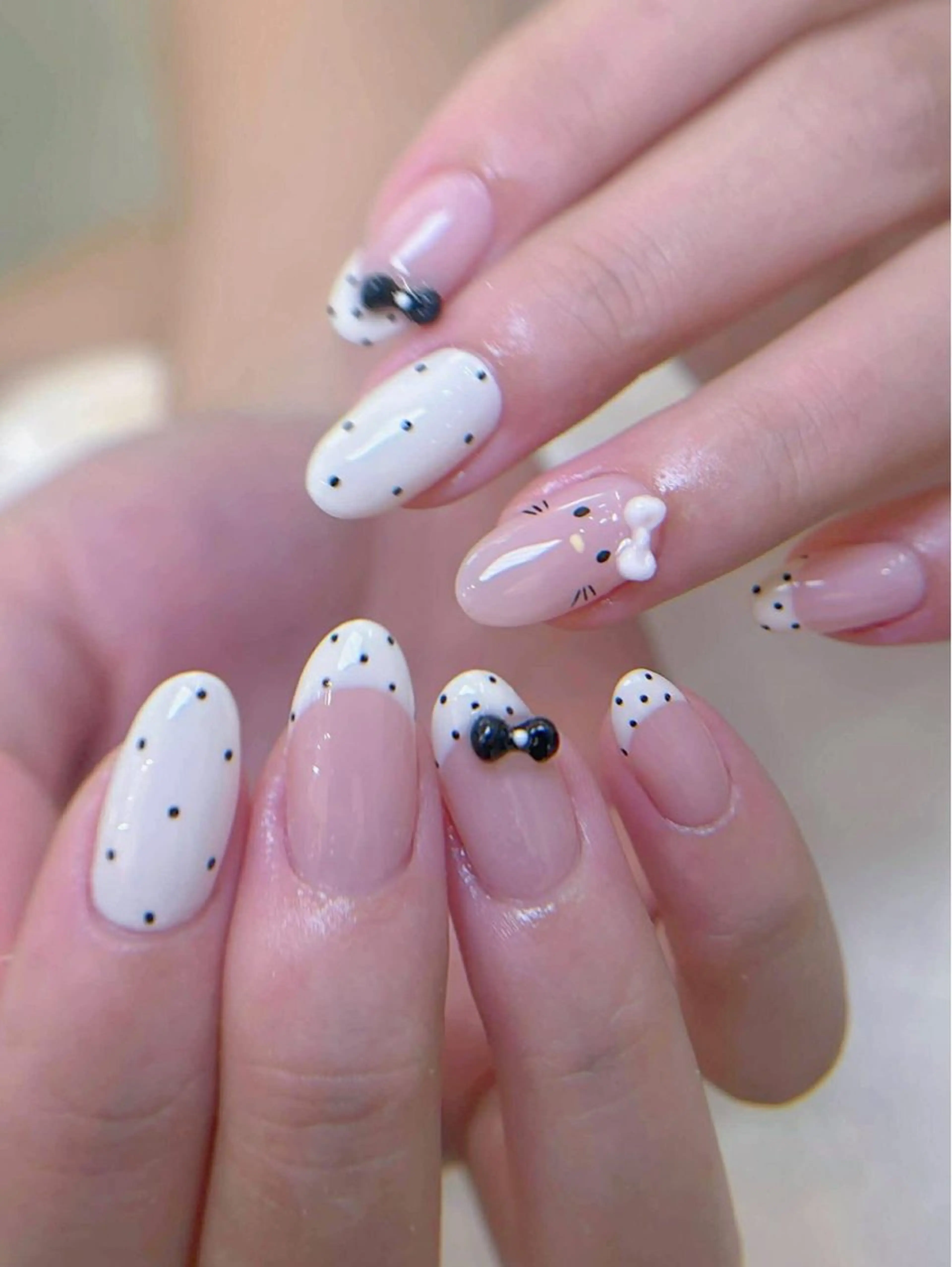 ネイル アートネイル オーロラネイル チークネイル 長さ出し フットネイル ハンドネイル Cloudy Chan 歌舞伎町のネイルデザイン