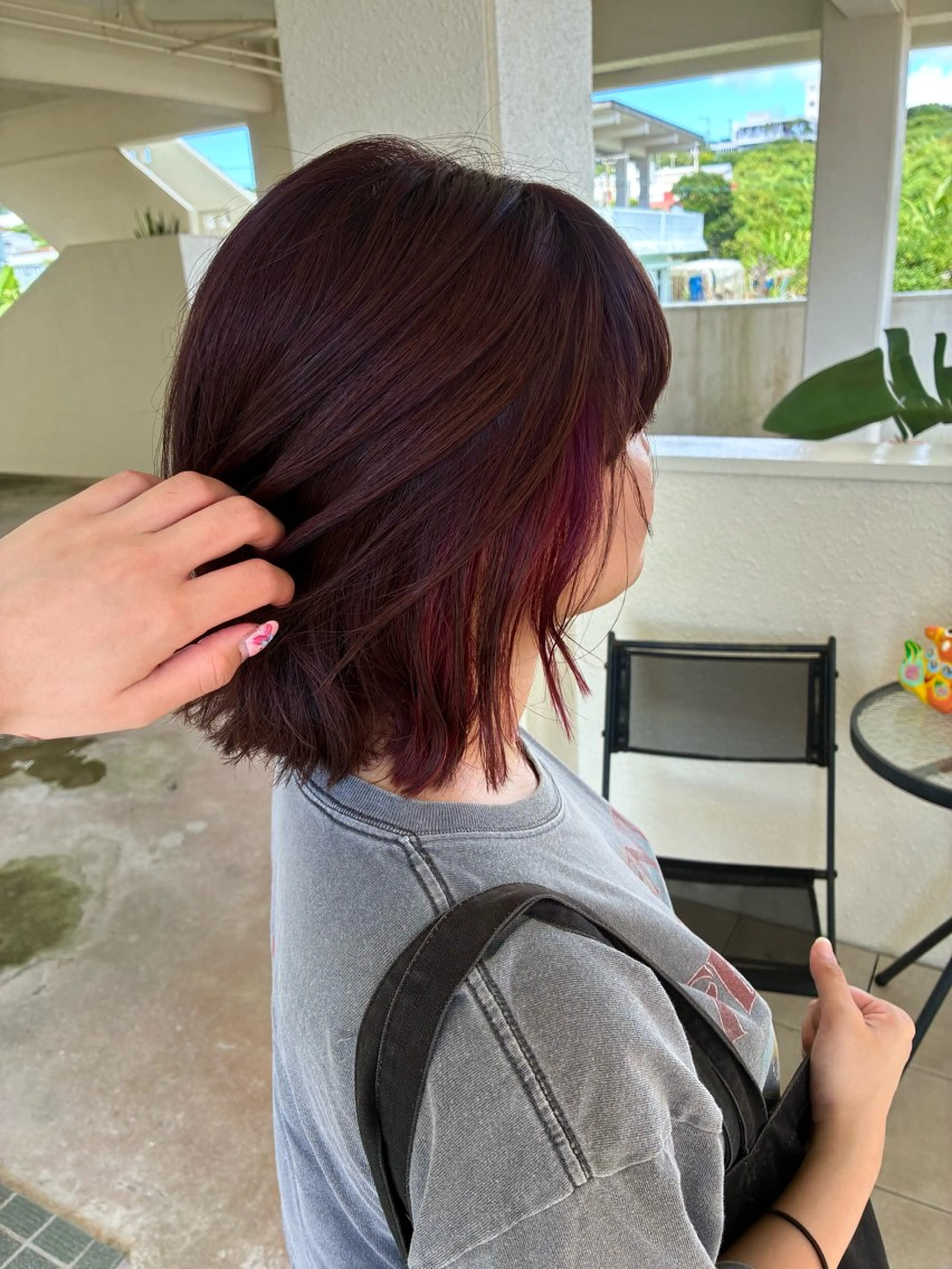 ショート カラー ブリーチ インナーカラー ピンクカラー mill hair所属・長浜 小晴のヘアスタイル