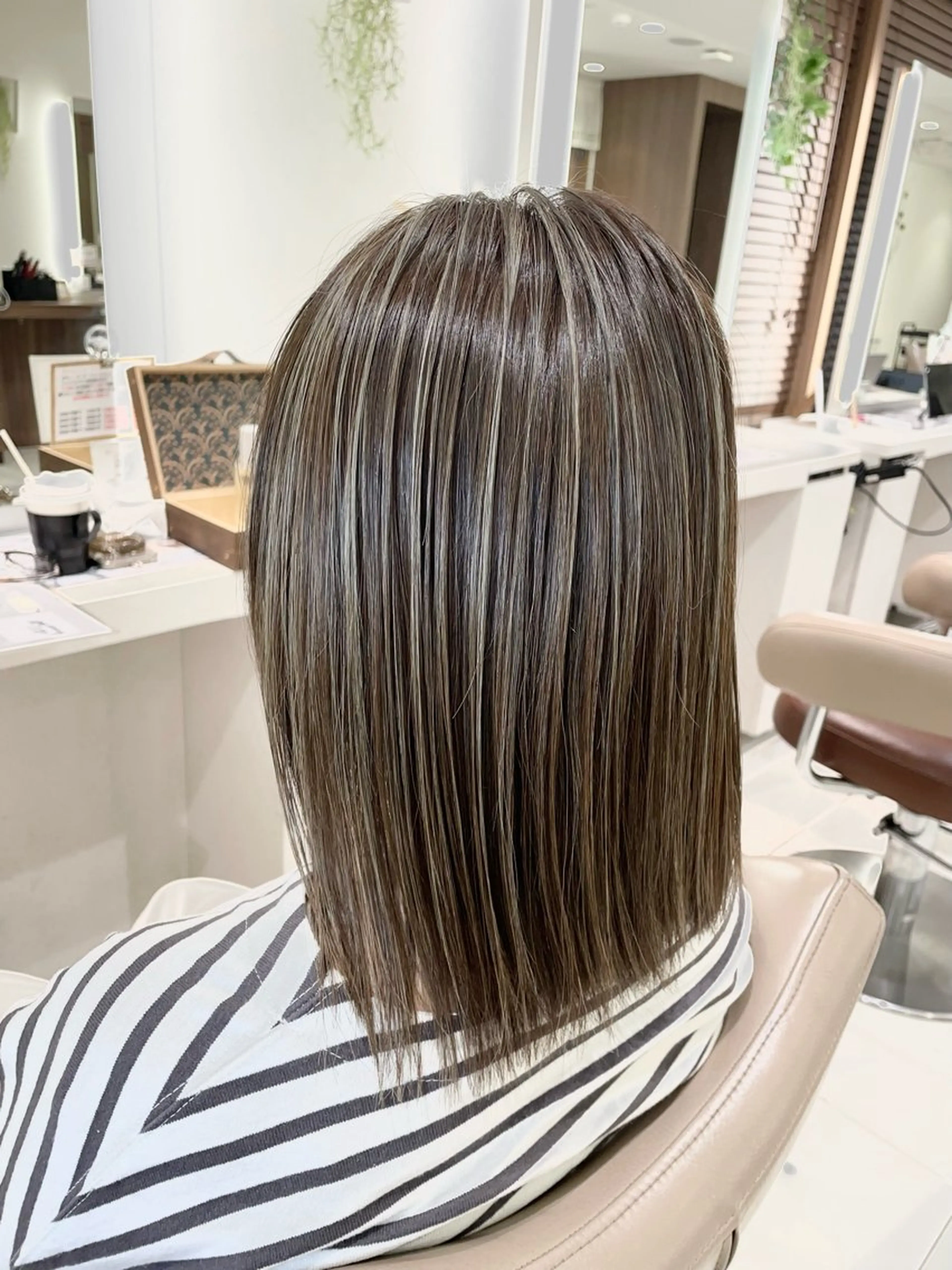 ミディアム カット ヘアカラー 清藤 綾のヘアスタイル