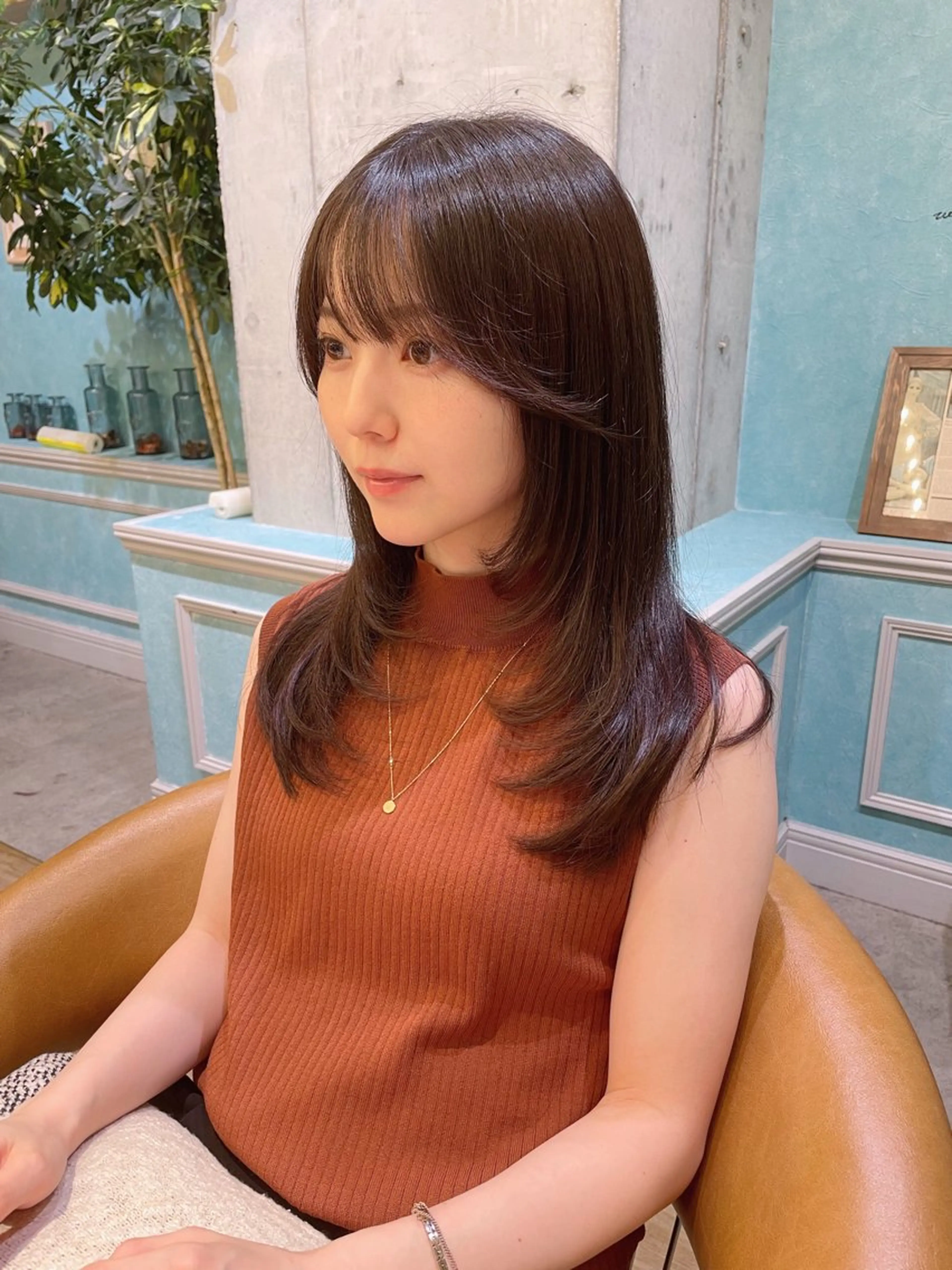 セミロング カット ヘアカラー トリートメント 山本翔一郎 韓国顔周りレイヤーのヘアスタイル