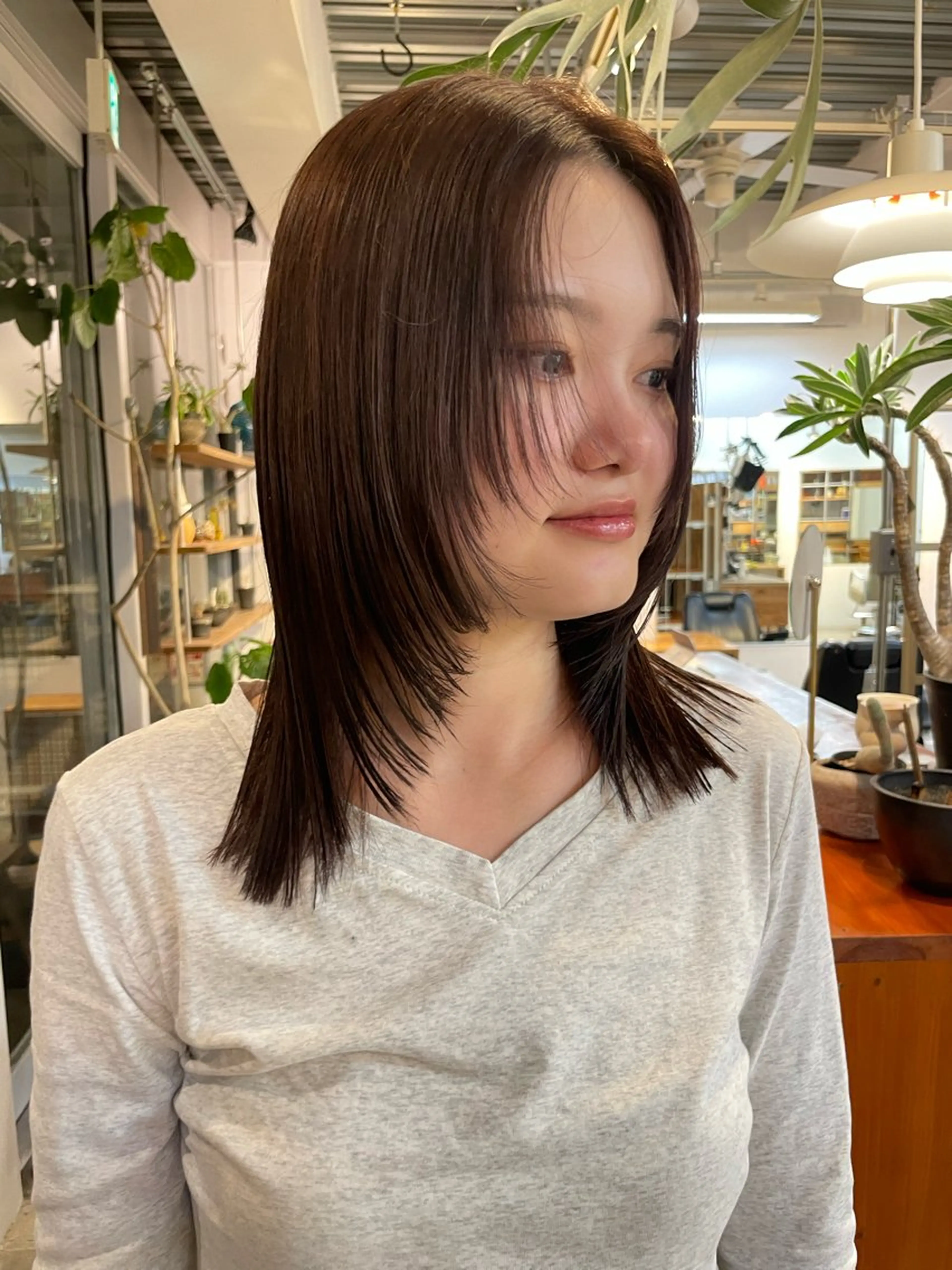 ミディアム 顔周りカット レイヤーカット cyez rinkaのヘアスタイル