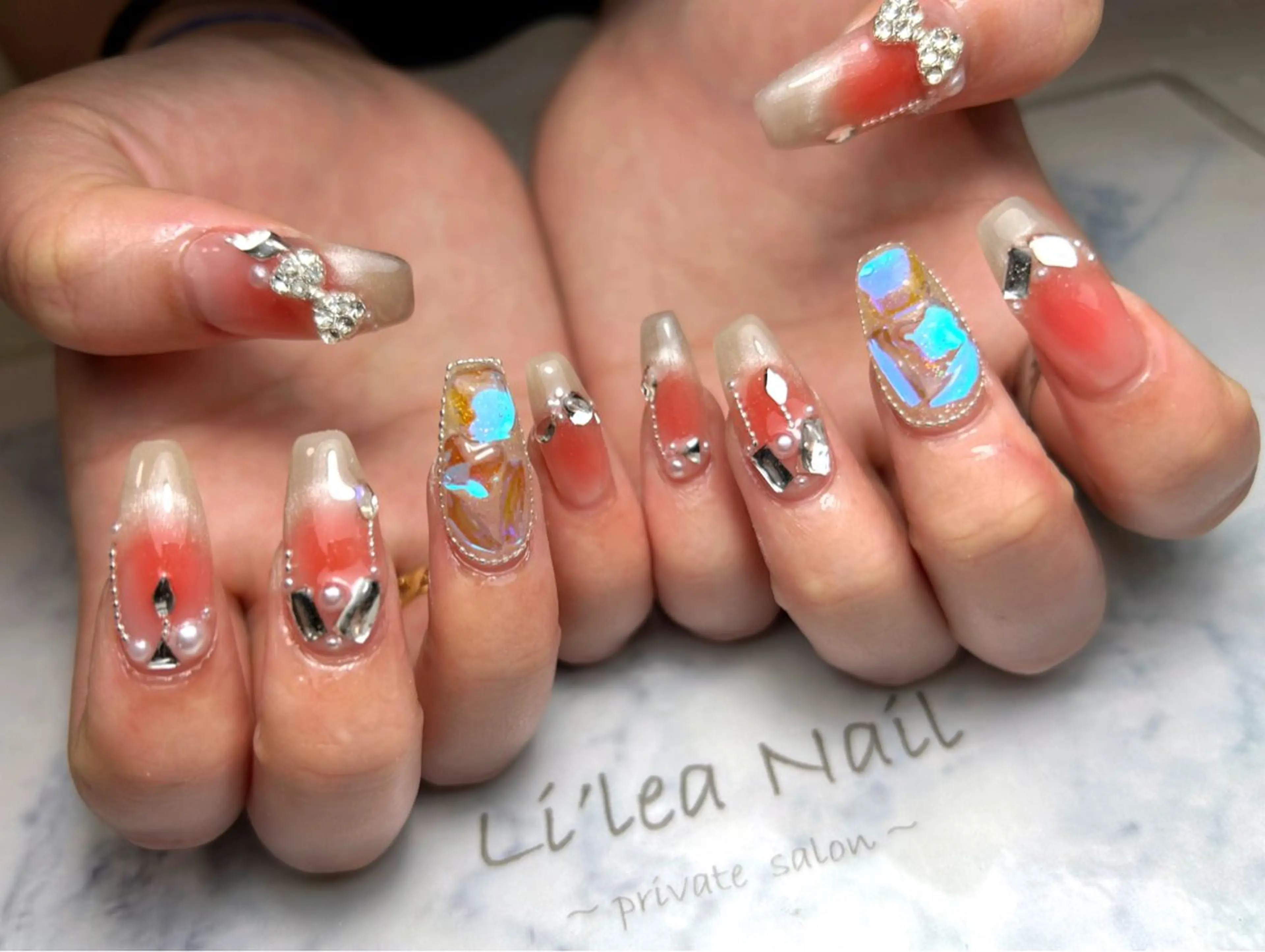 ネイル Li'leaNail AINAのネイルデザイン