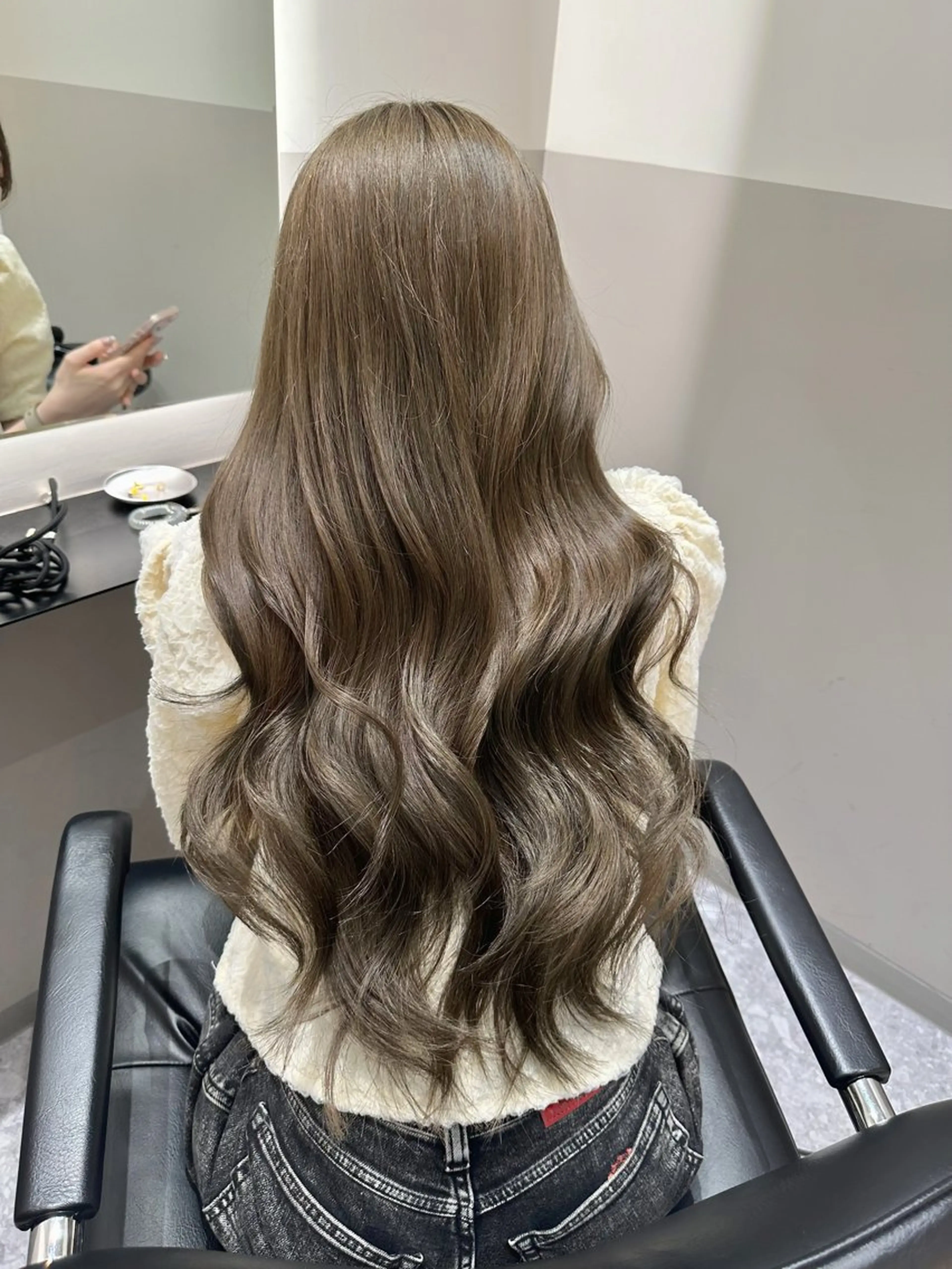 ロング 韓国レイヤー透明感 カラーヨウスケのヘアスタイル