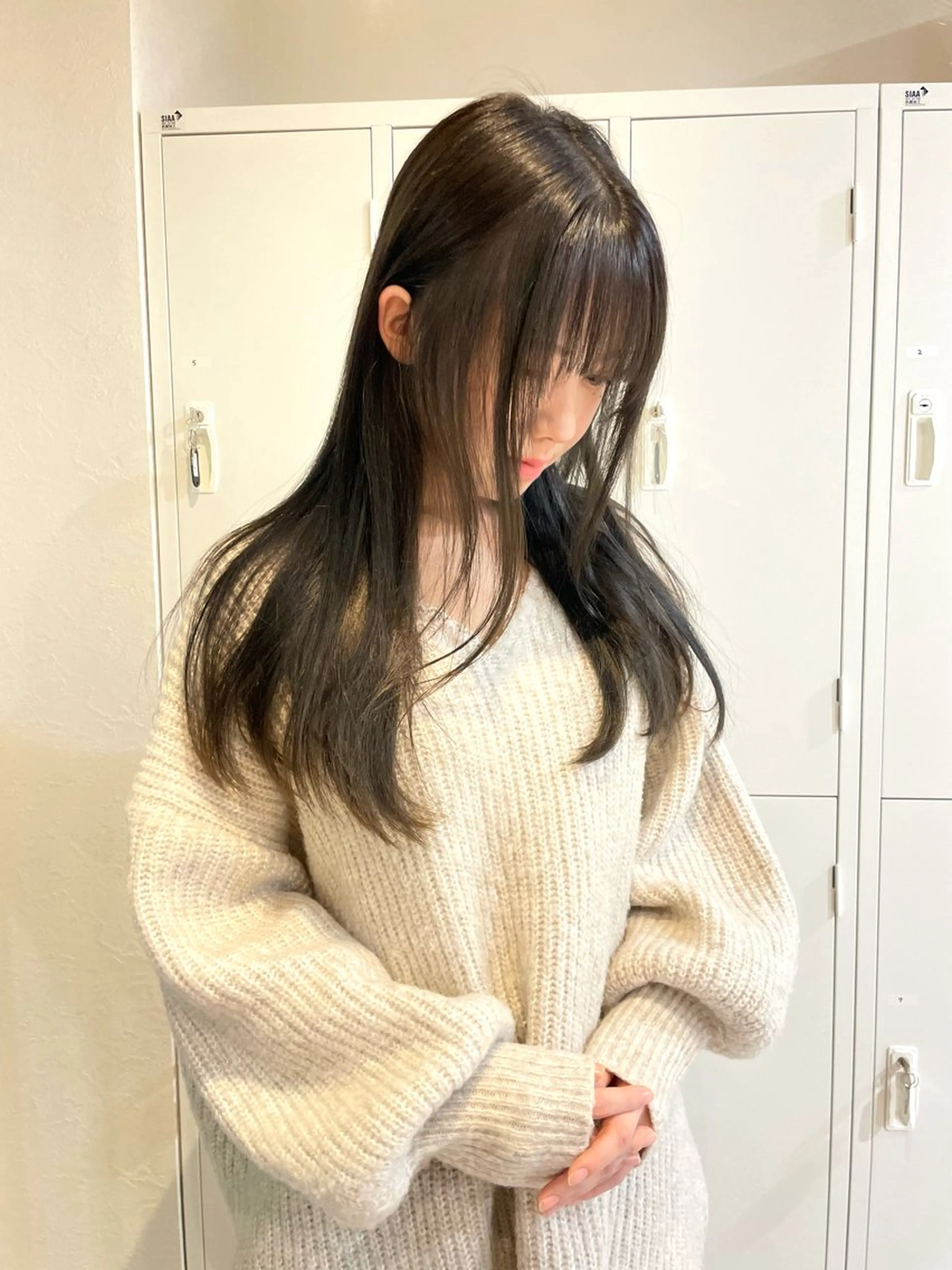 セミロング 韓国/透明感 Veluaのヘアスタイル