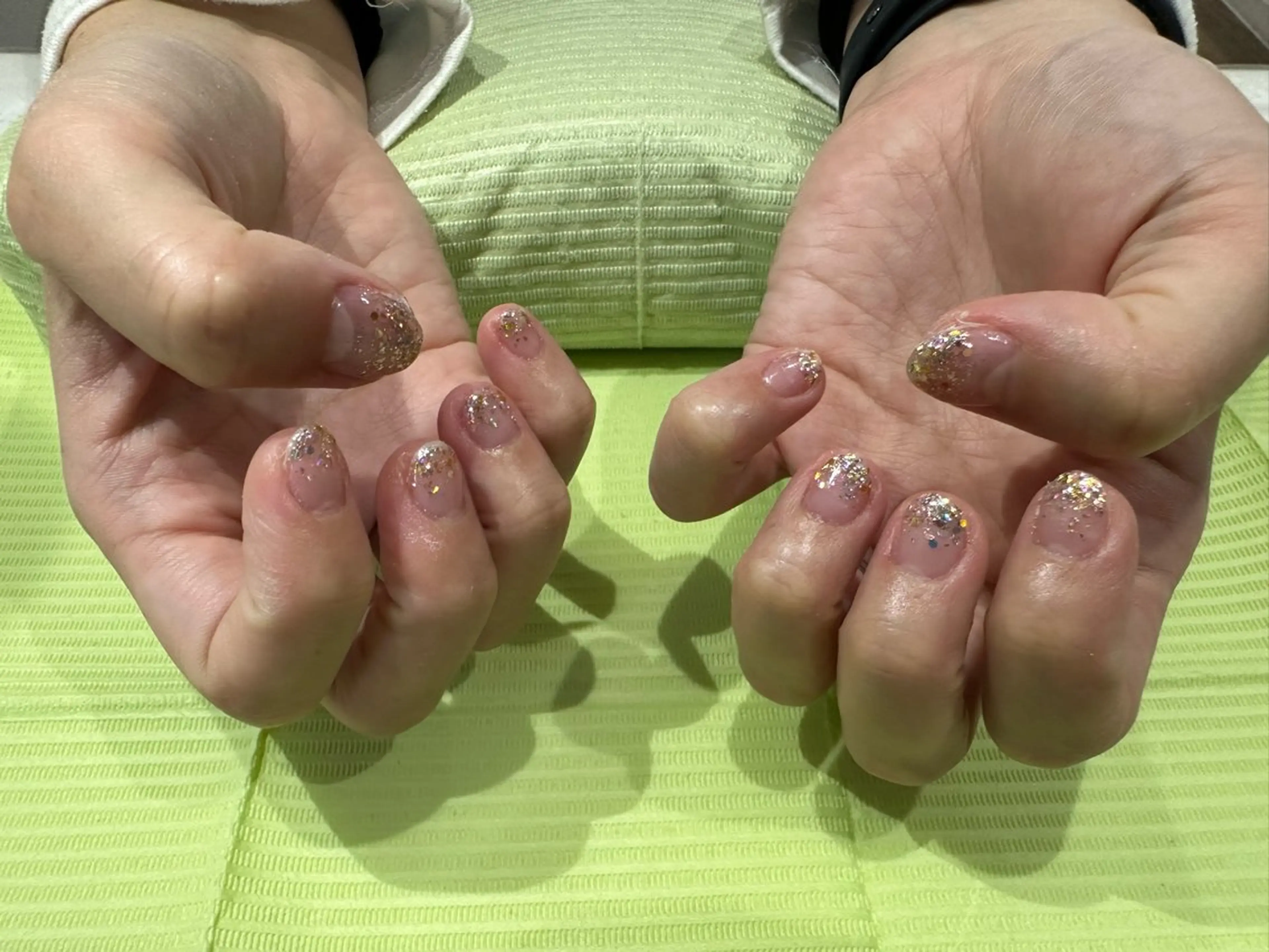 ネイル グラデーション ラメ(グリッター) ラメグラデーション Eyelash＆nail Buena 高円寺店所属・【Jr.ネイリスト】 💜serina💜のネイルデザイン