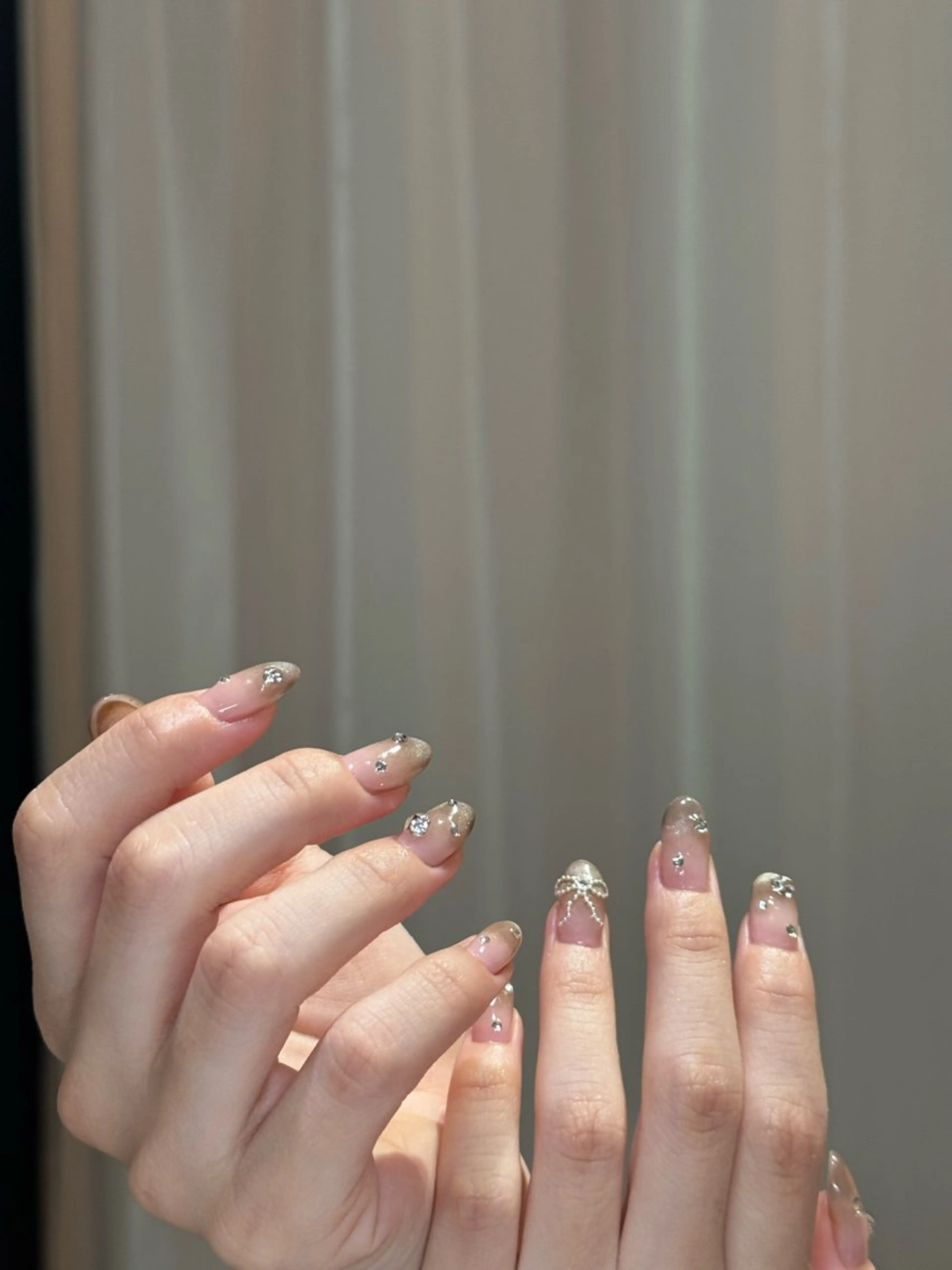 ネイル グラデーション キラキラネイル マグネットネイル ワンホンネイル Relie−レリィ所属・Relie⟡ SAKIのマツエク・マツパデザイン