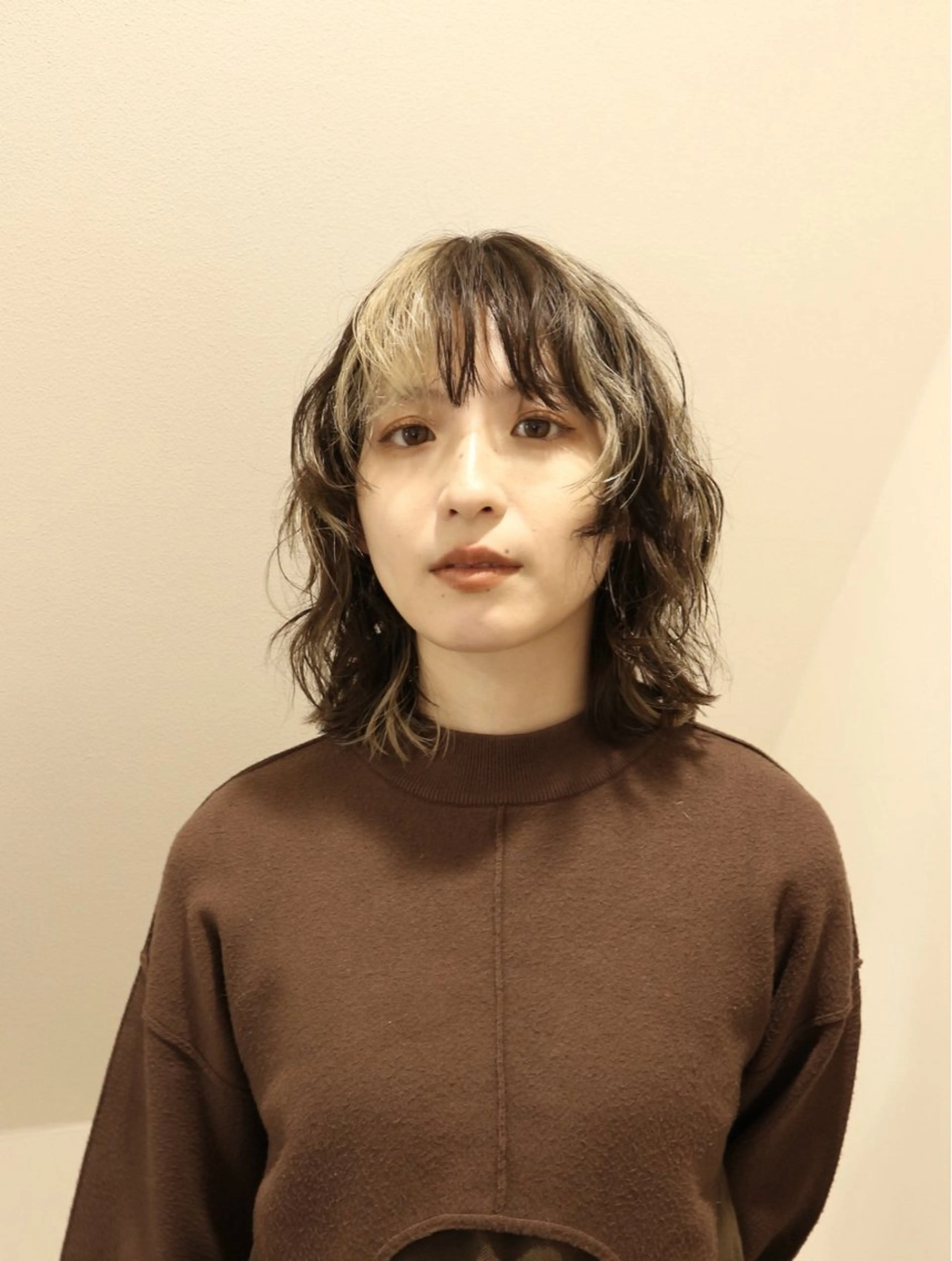 ミディアム カラー ハイライトカラー ハイライト ALBUM  池袋所属・来美 / クルミのヘアスタイル