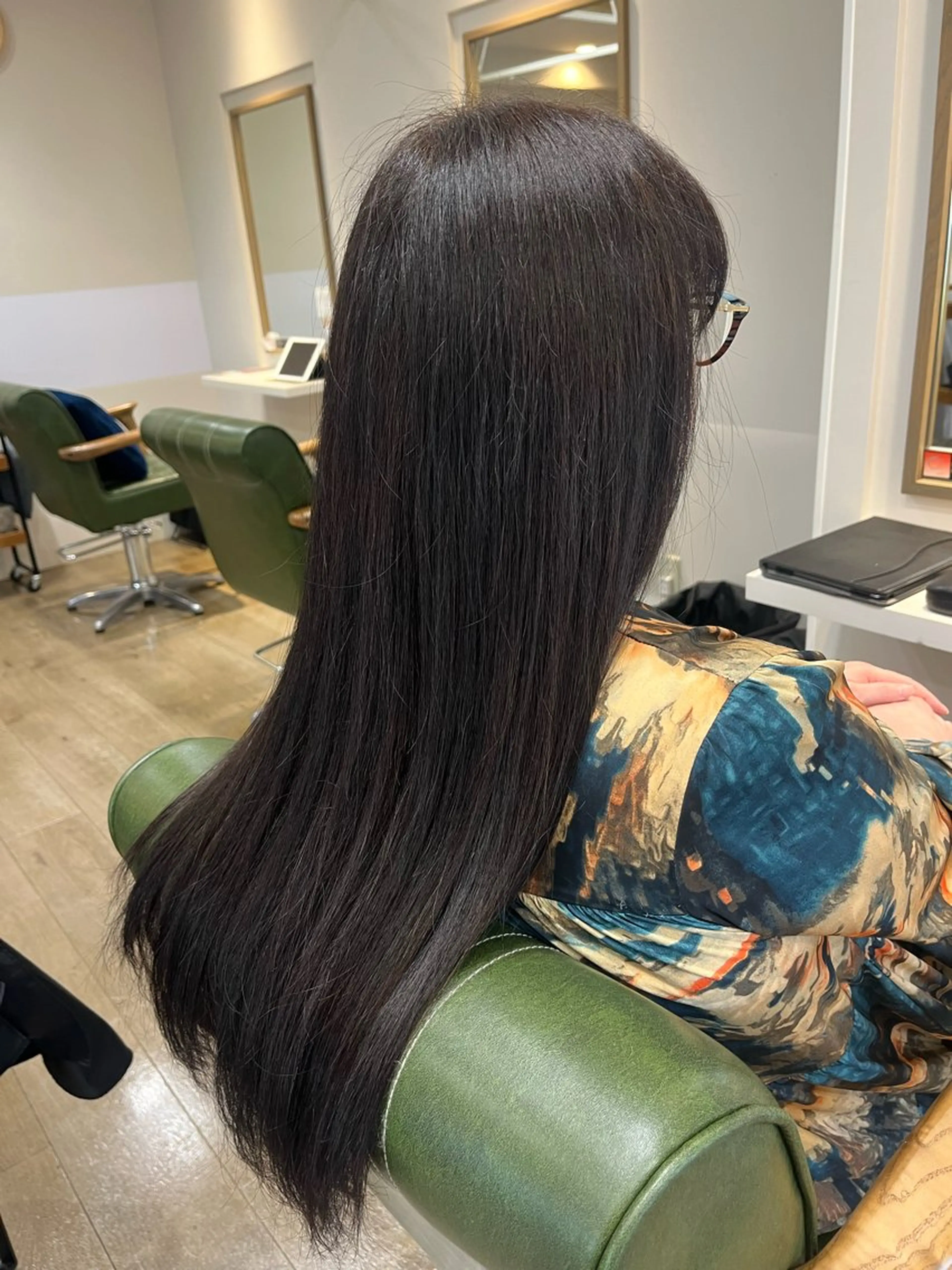 ロング 小鴨 美佳のヘアスタイル