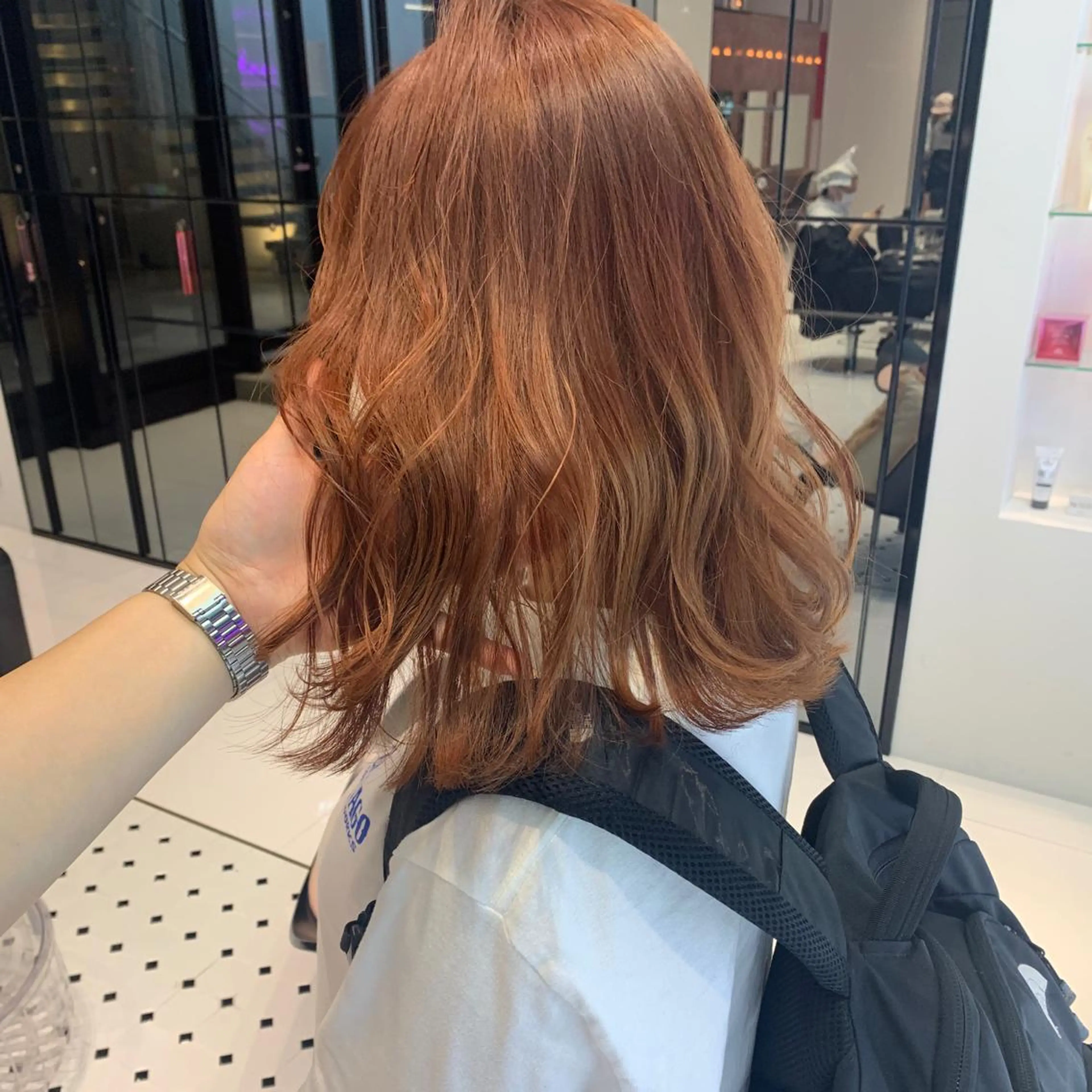 ミディアム カラー ベージュカラー オレンジ オレンジベージュ ハッシュカット/ハイ トーン/MANAMIのヘアスタイル