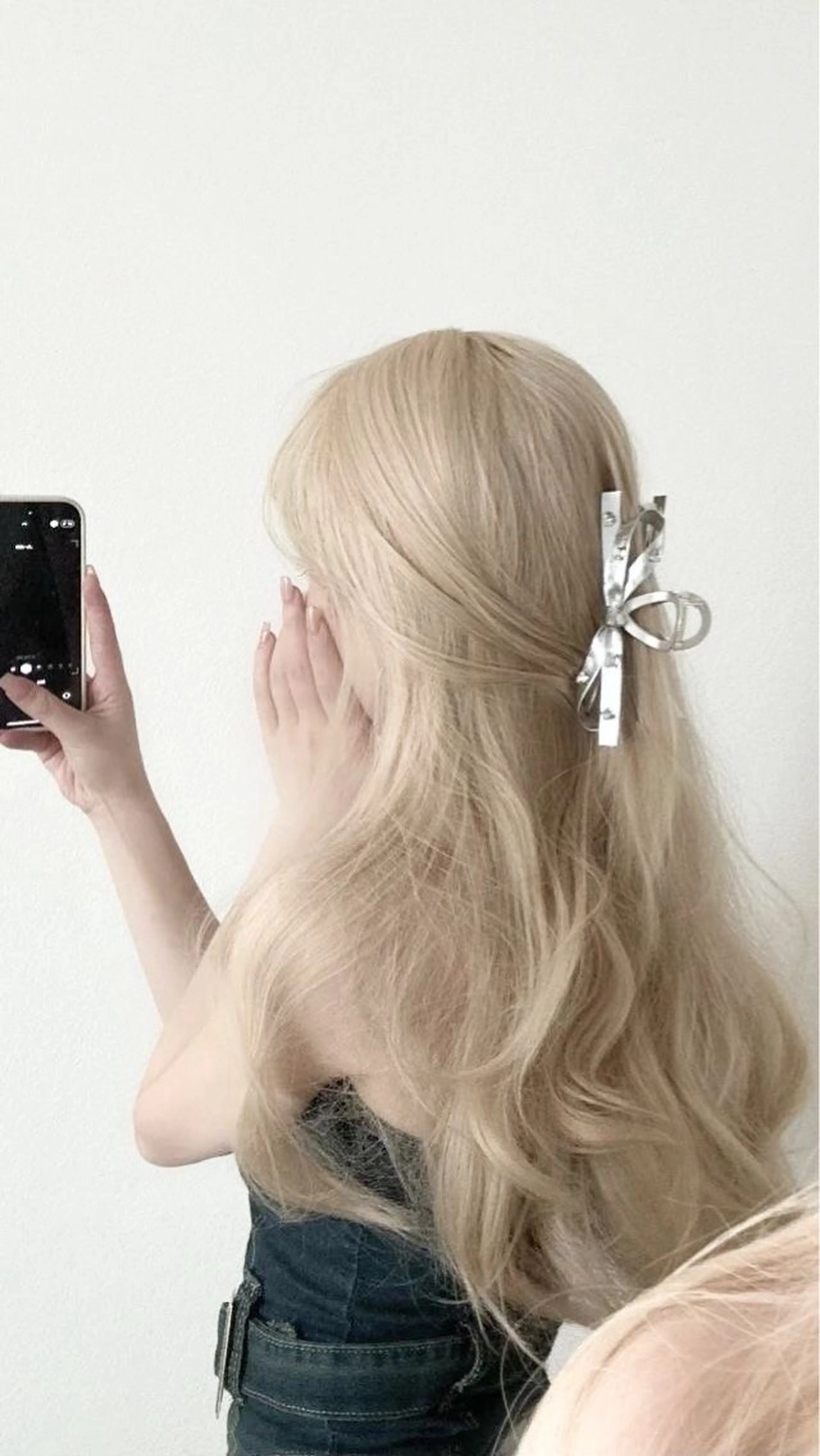 ロング カラー ヘアアレンジ ヘアカラー トリートメント 🫧透明感ブリーチ 似合わせ🫧あい🫧のヘアスタイル