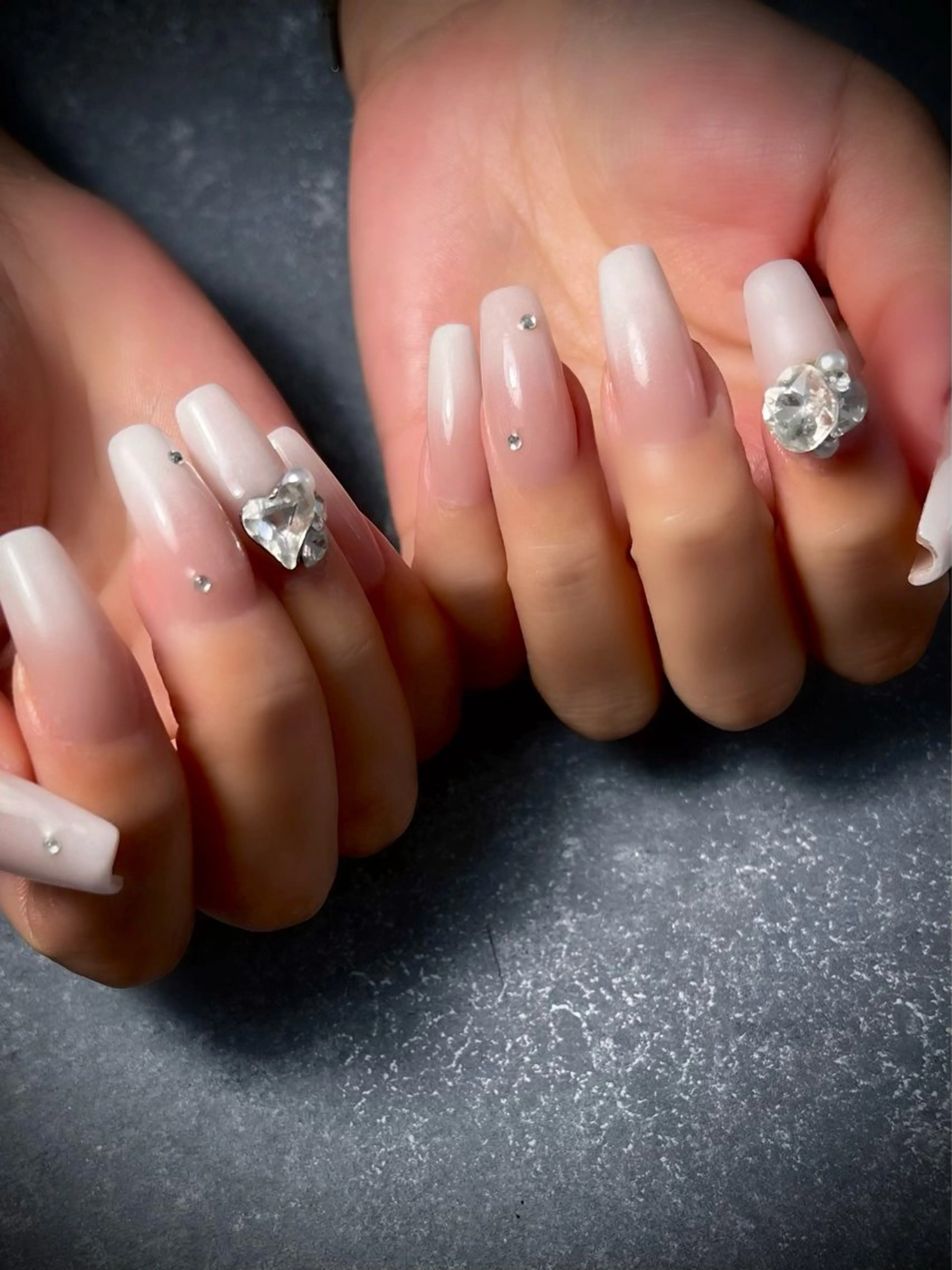 ネイル キラキラネイル マグネットネイル ワンカラーネイル スカルプネイル ワンホンネイル nine.🦋 YUKOのネイルデザイン