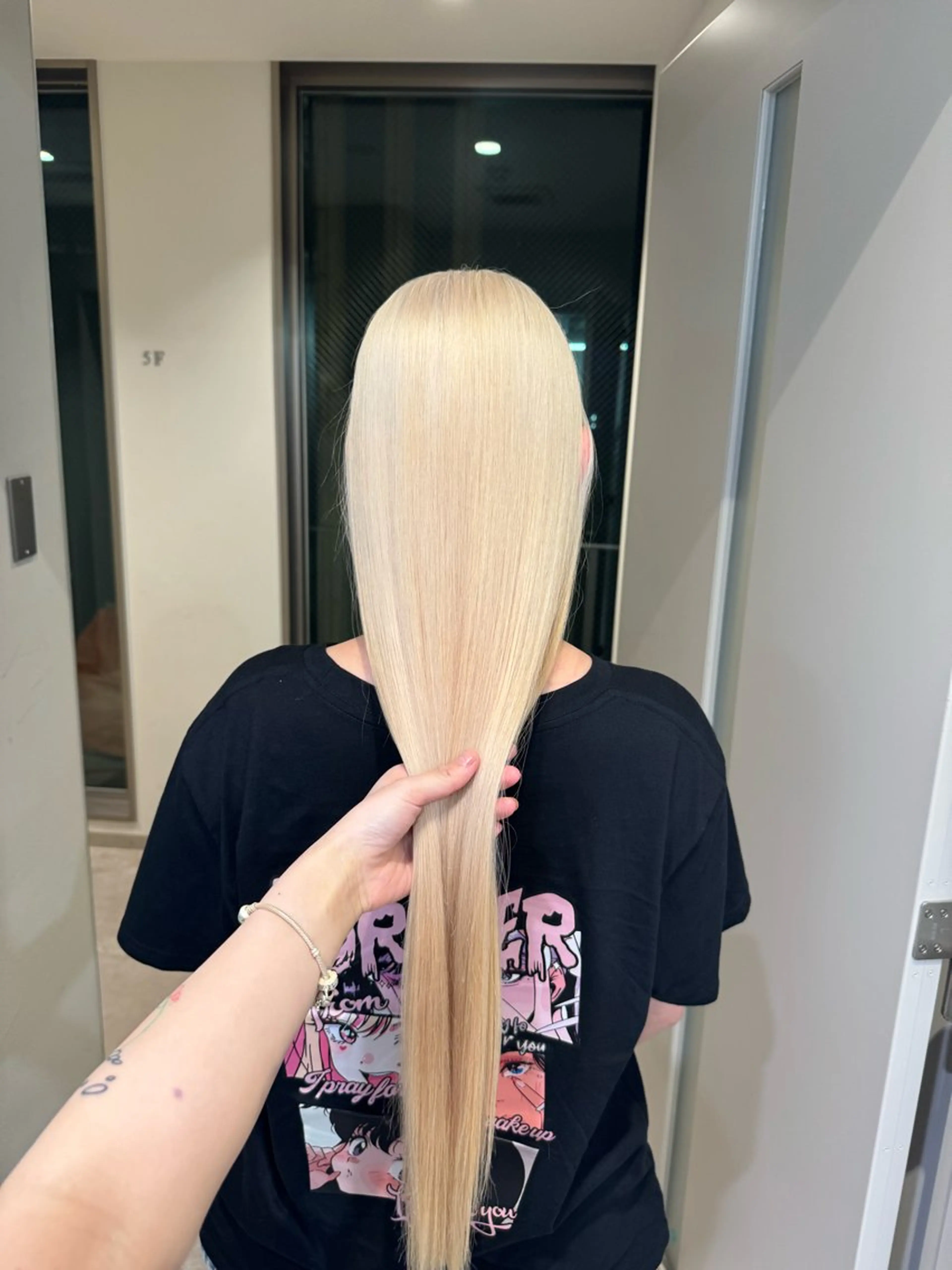 ロング カラー 抜きっぱなしブロンド ブロンド ヘアカラー ハイトーン/ピンク カラー/めい🎀のヘアスタイル