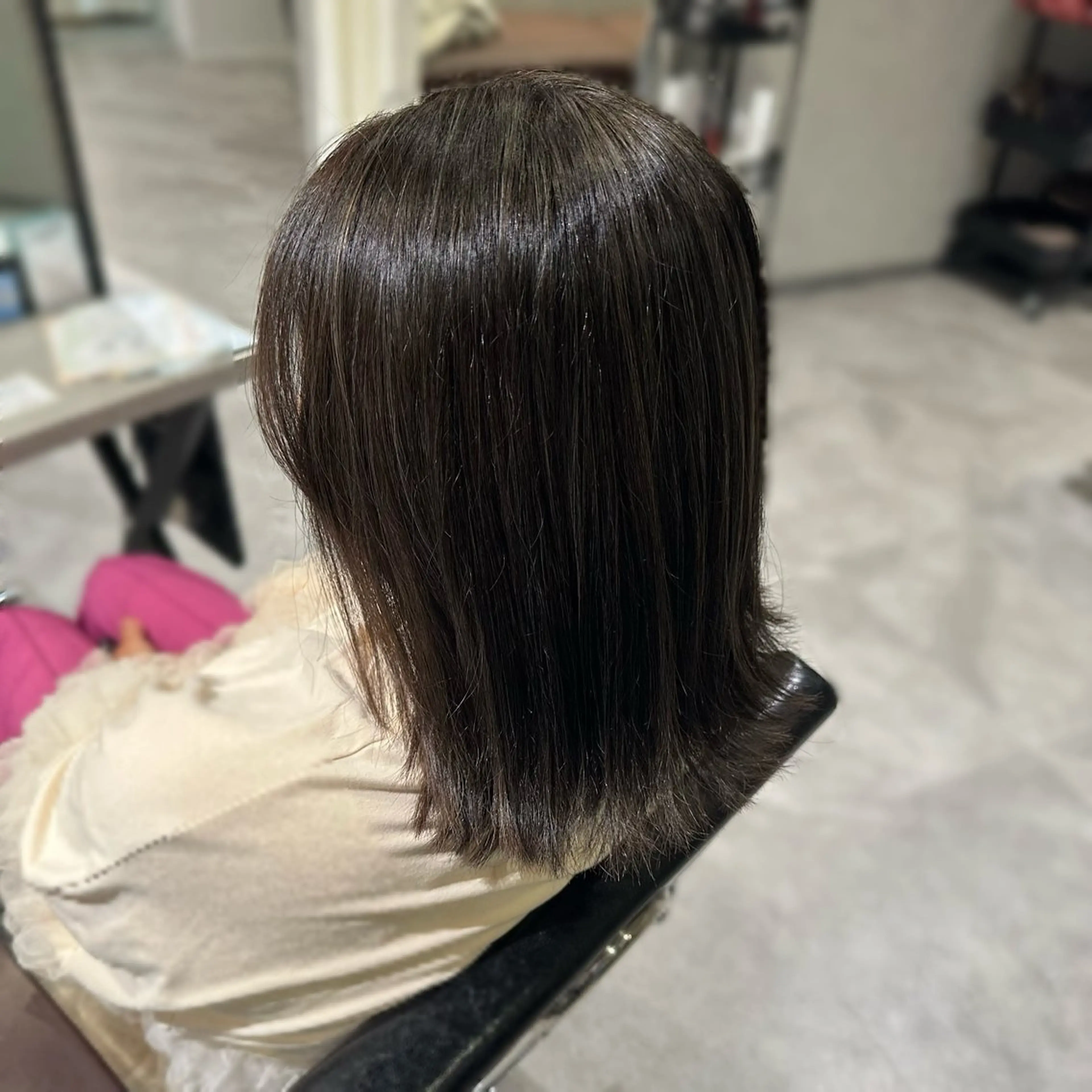 ミディアム カラー ハイライトカラー ハイライト カット ヘアカラー 岩本みるか/ 暖色カラー/ベージュのヘアスタイル