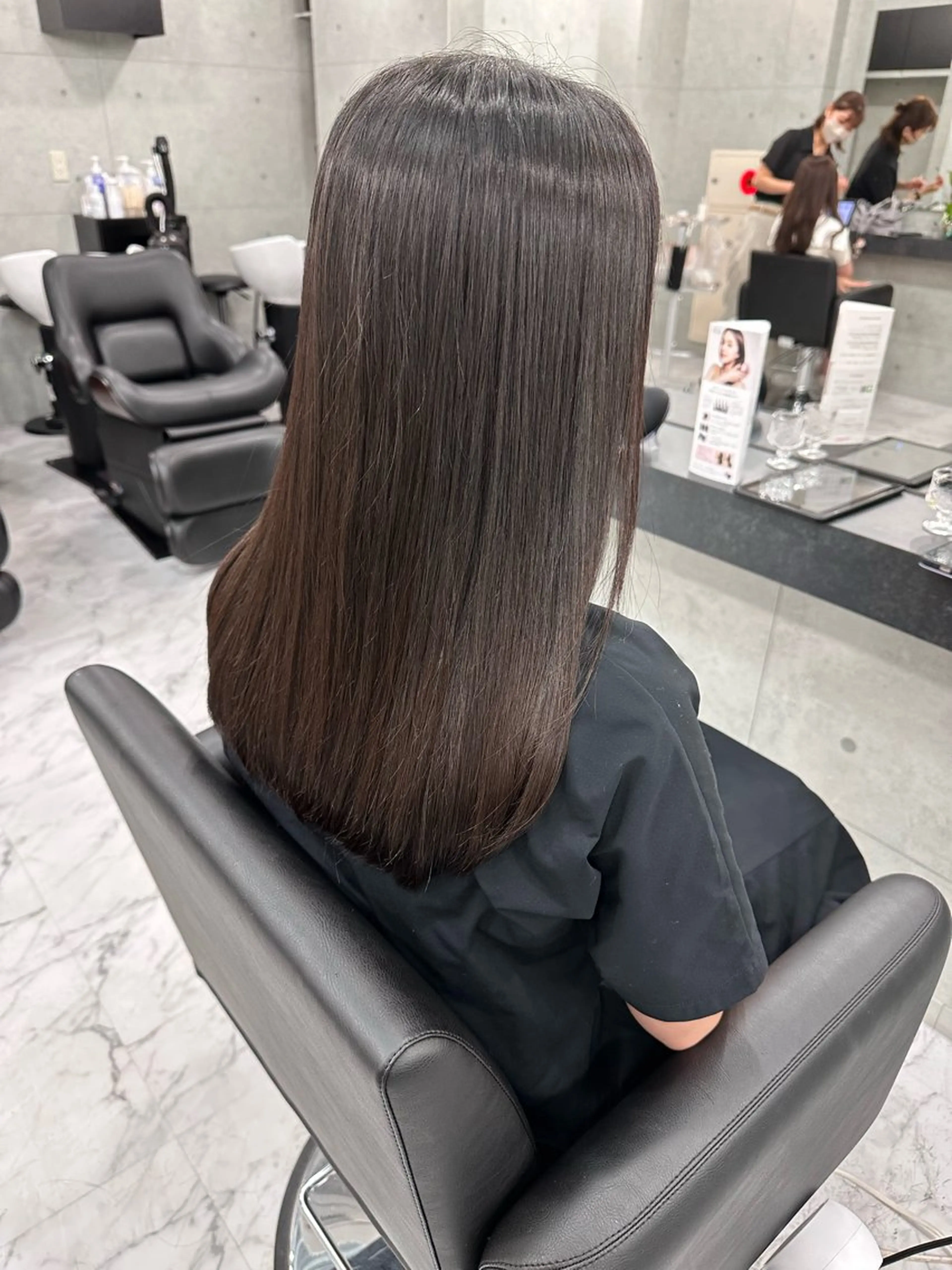 ロング ハイライト 髪質改善 小顔カット カット 縮毛矯正 トリートメント Endearing 銀座/レイヤーカットのヘアスタイル