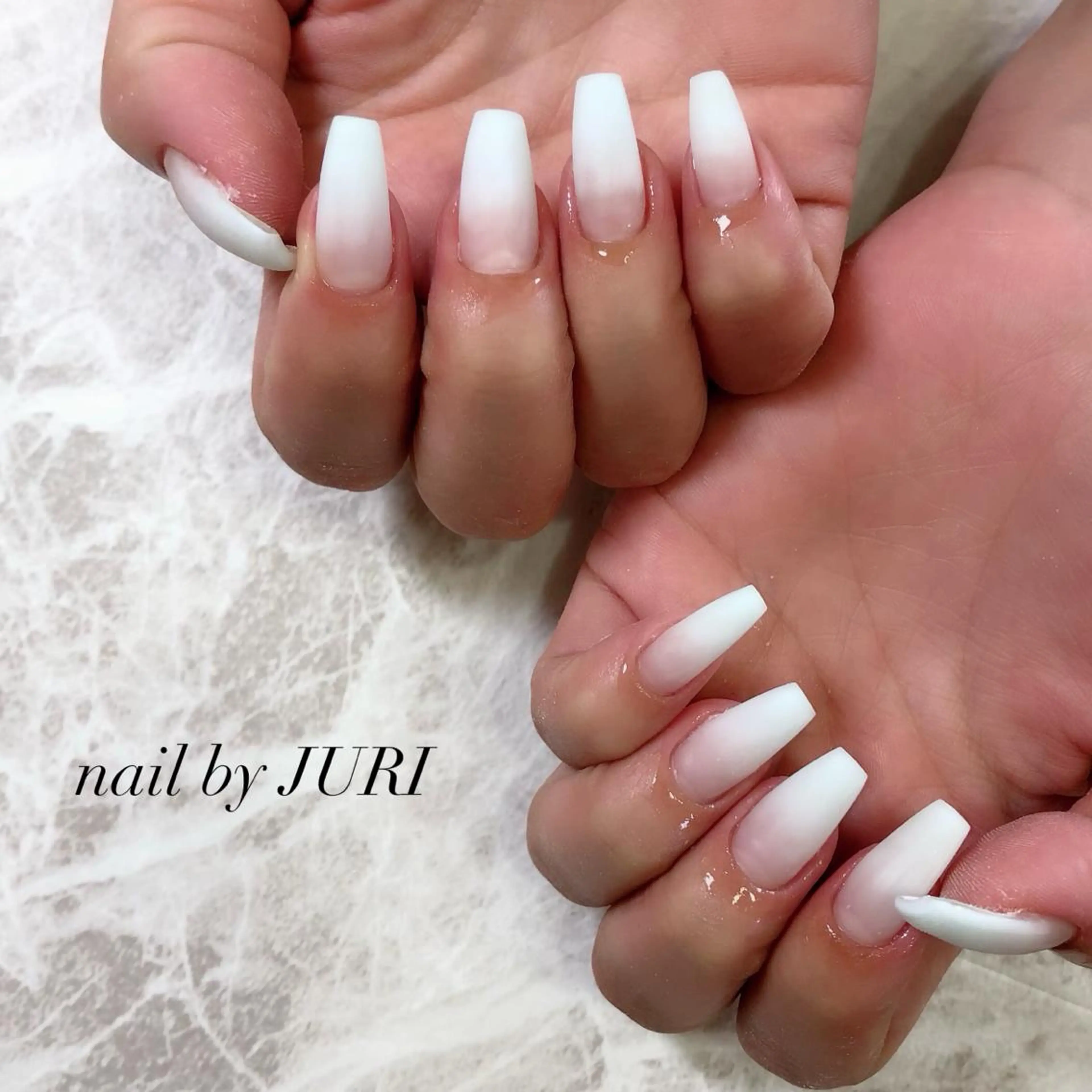 ネイル フットネイル フレンチネイル ジェルネイル ラメ(グリッター) ラメグラデーション NEO Beauty Salon所属・𝐍𝐄𝐎 𝐉𝐔𝐑𝐈のネイルデザイン