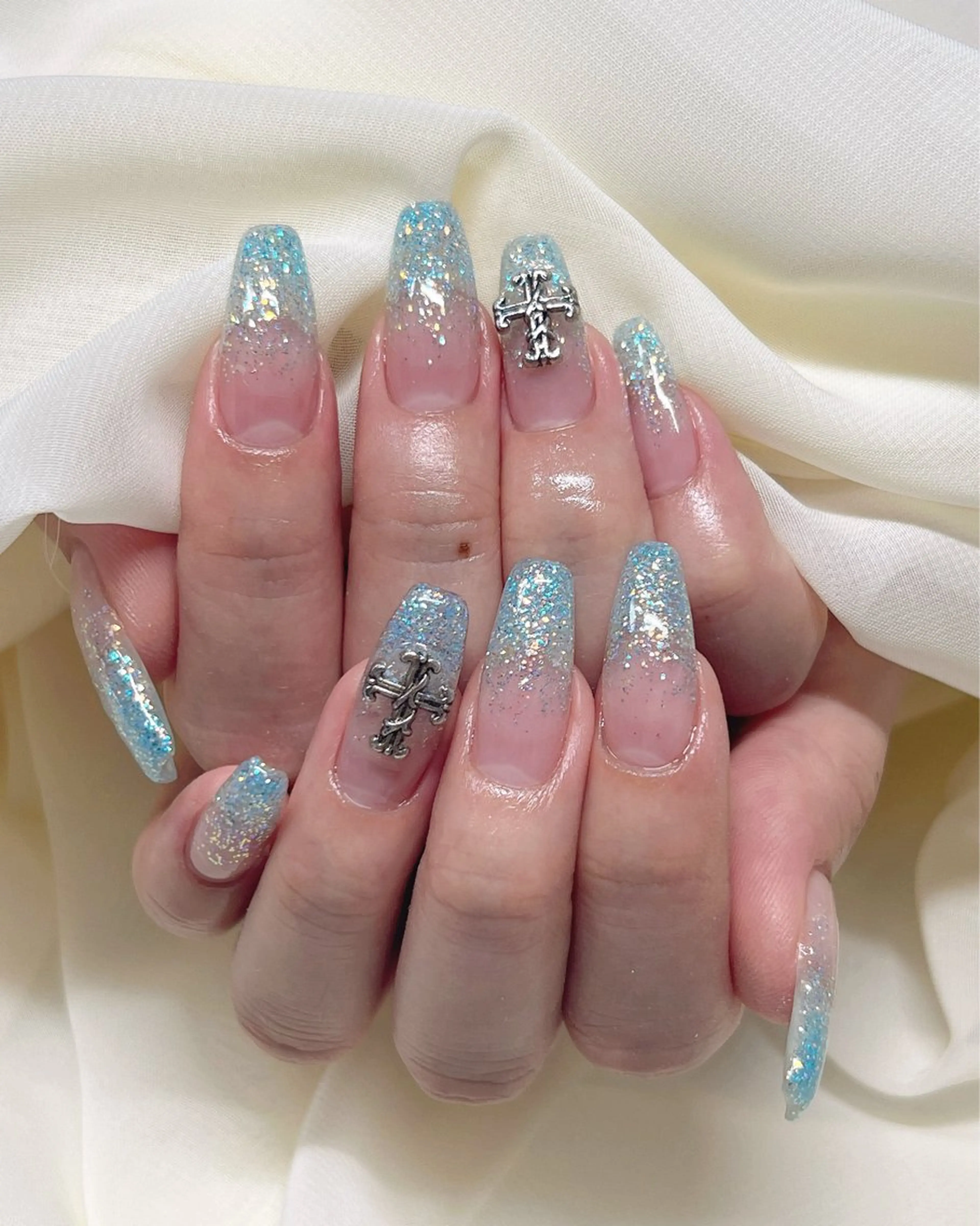 ネイル グラデーション キラキラネイル ラメ(グリッター) ラメグラデーション 水色 nail salon MUAのネイルデザイン