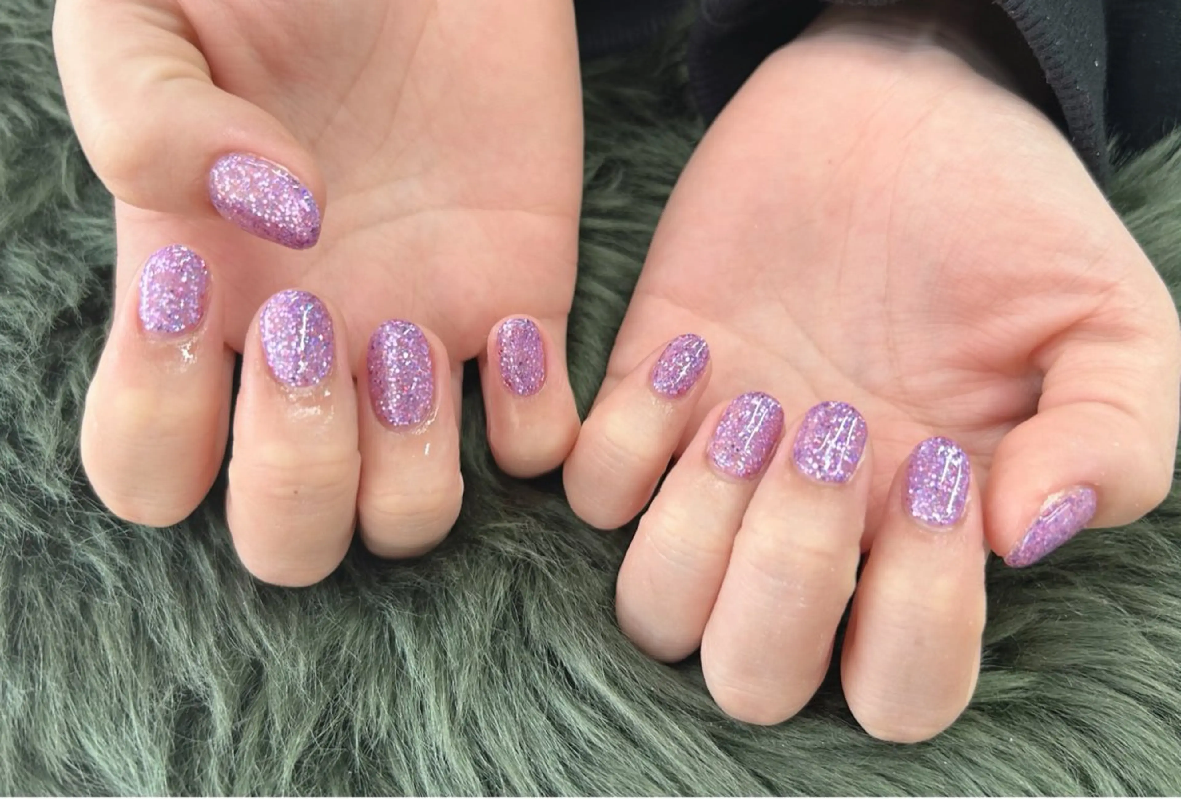 ネイル キラキラネイル ラメ(グリッター) パープル ハンドネイル Nail Salon agré所属・agré ネイルサロン アグレのネイルデザイン