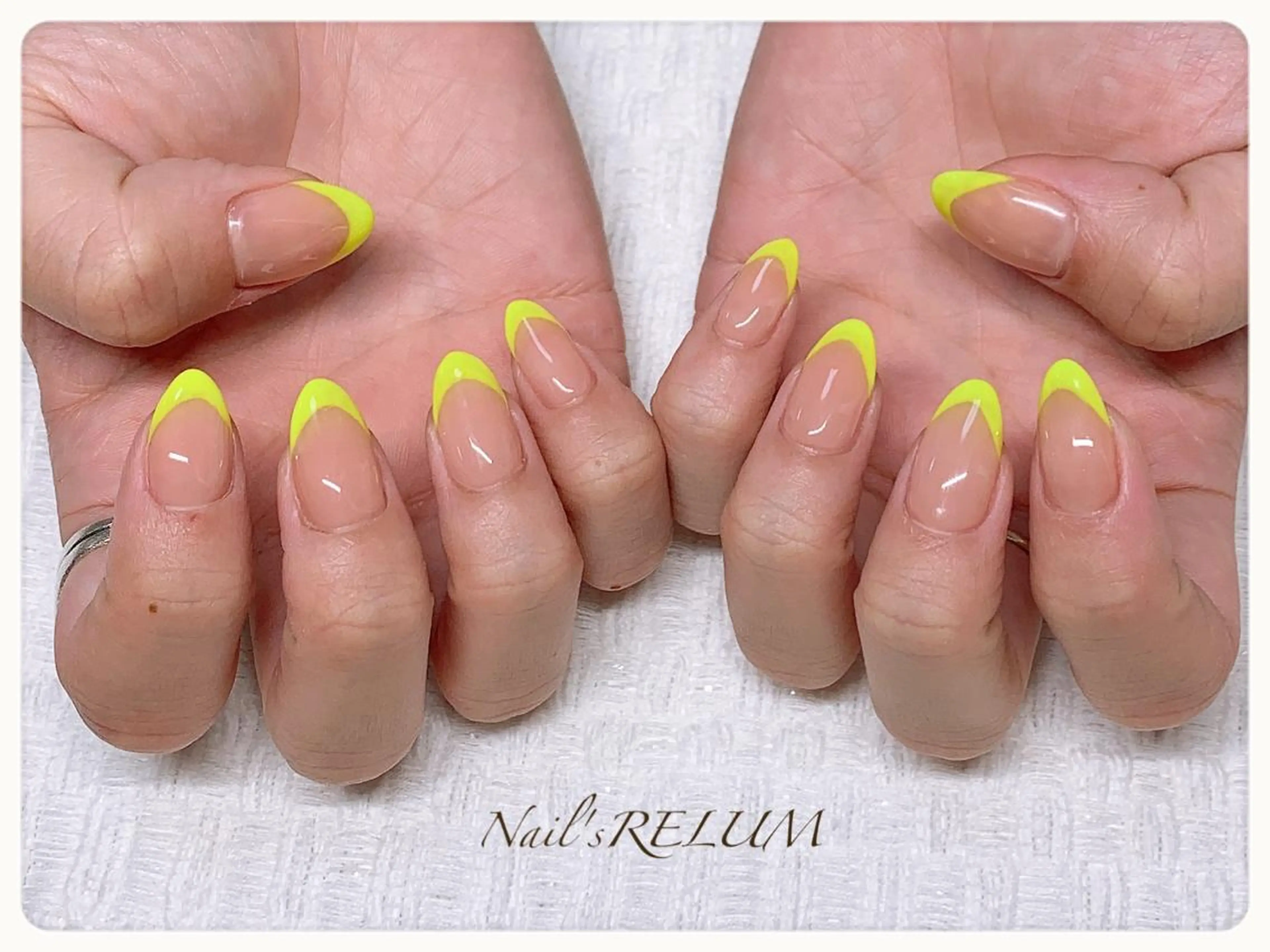 ネイル THECOLORS所属・近貞 莉奈のネイルデザイン