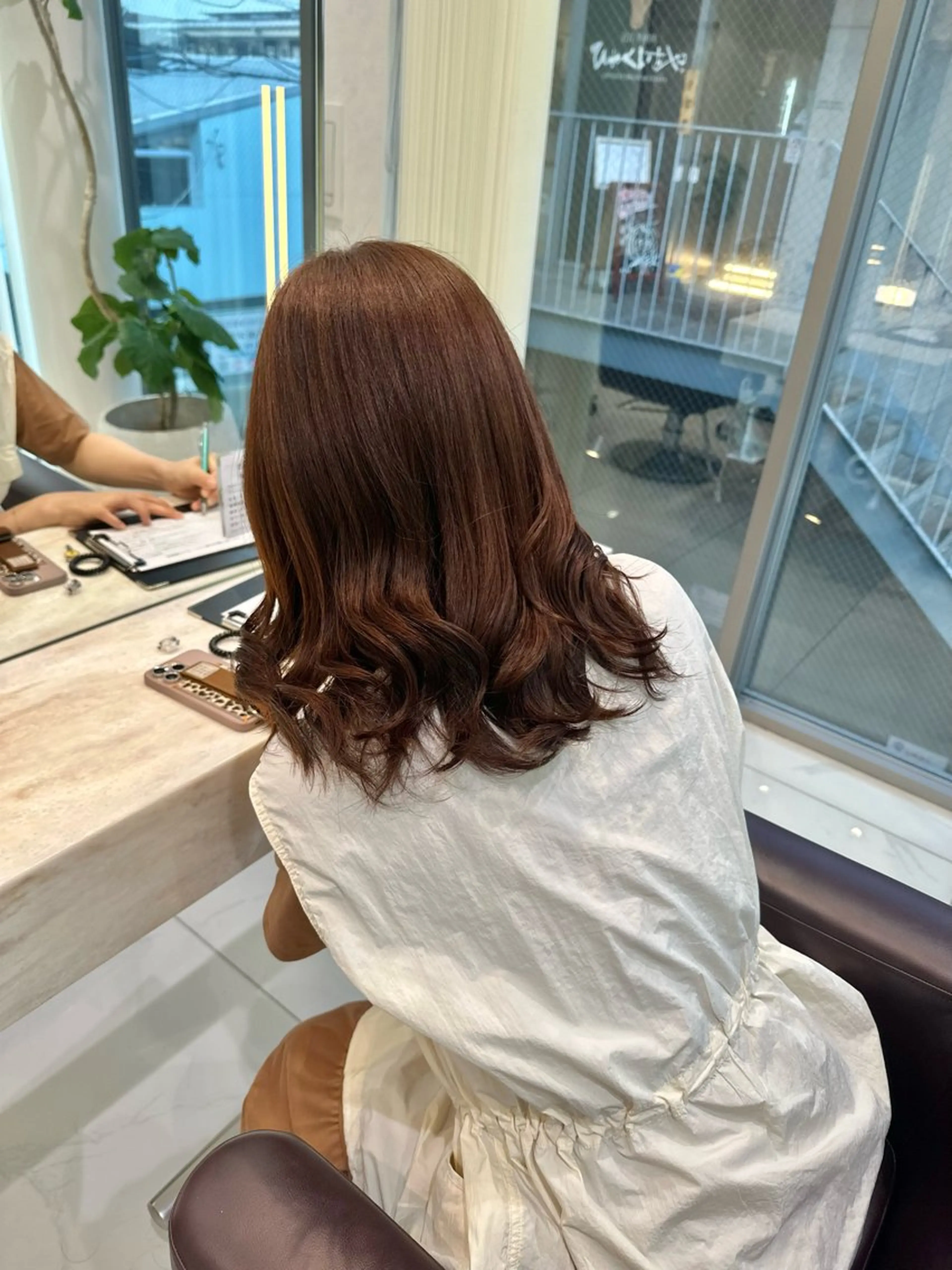 セミロング カラー 似合わせレイヤー 海外風レイヤーmioのヘアスタイル