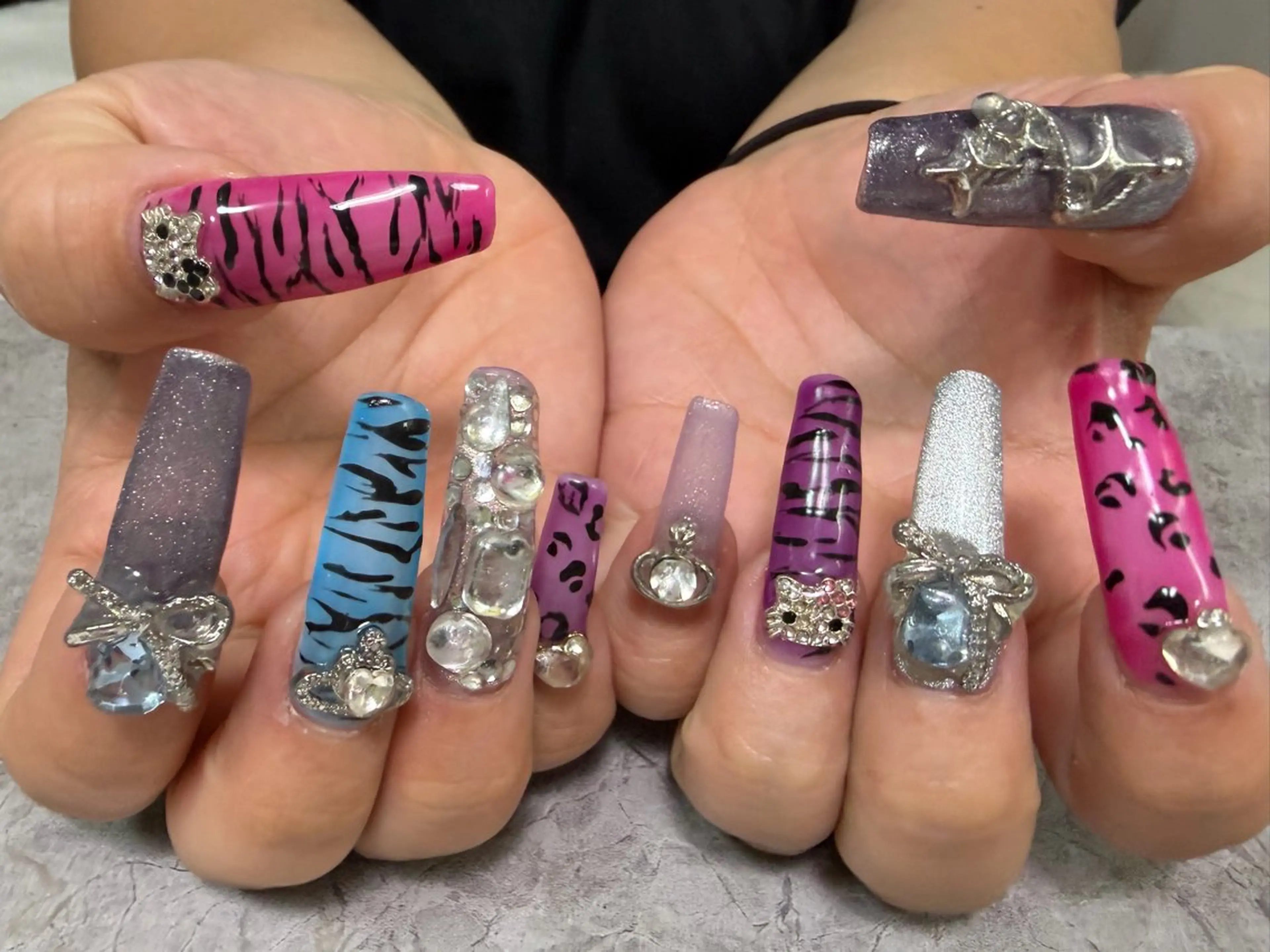 ネイル ♾️（インフィニティ）所属・♾️ インフィニティのネイルデザイン