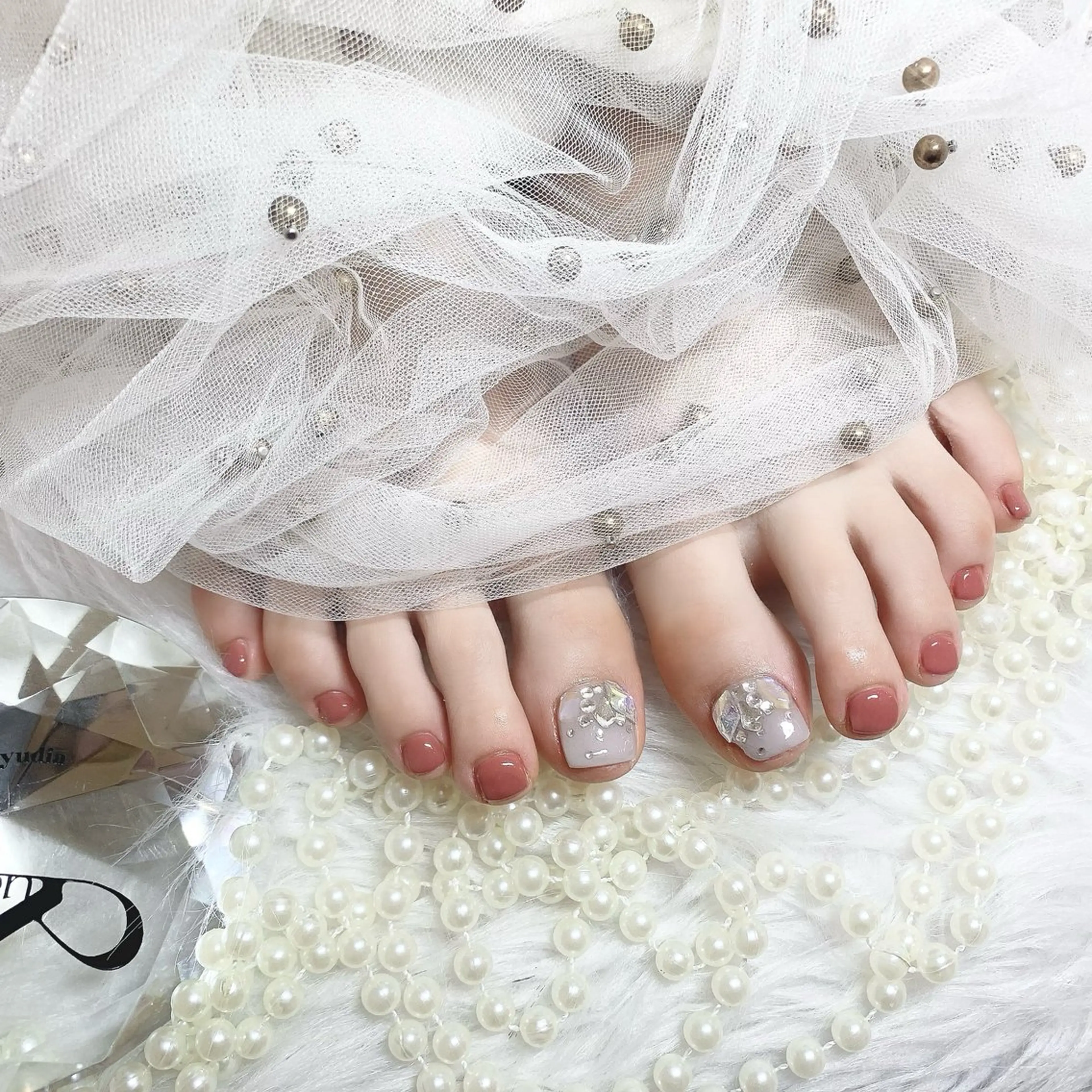 ネイル オーロラネイル 成人式 フットネイル 韓国ネイル ロングネイル ハンドネイル Yudia🦋 azuのネイルデザイン