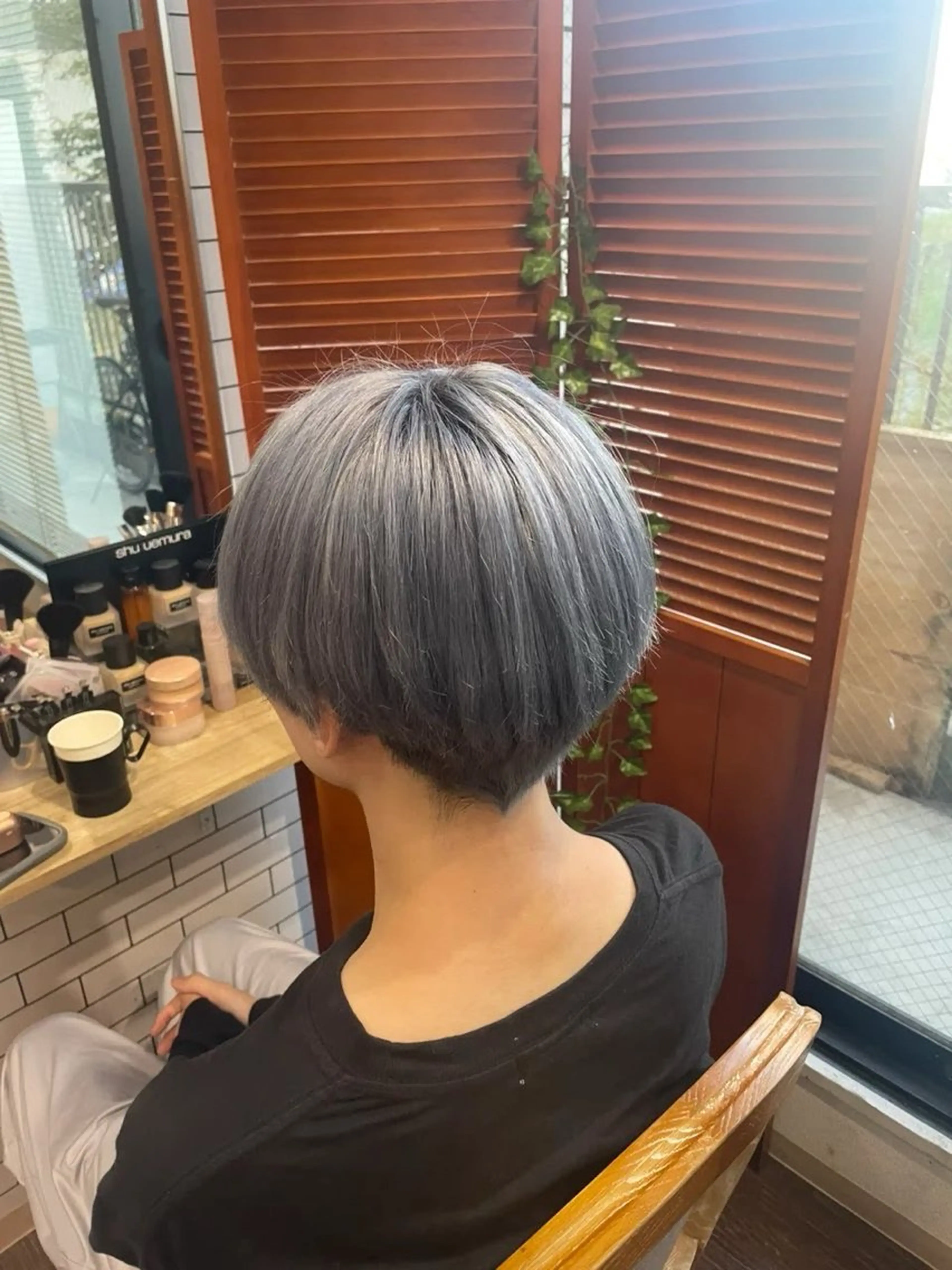 全頭ブリーチ＋カラー＋トリートメントの写真