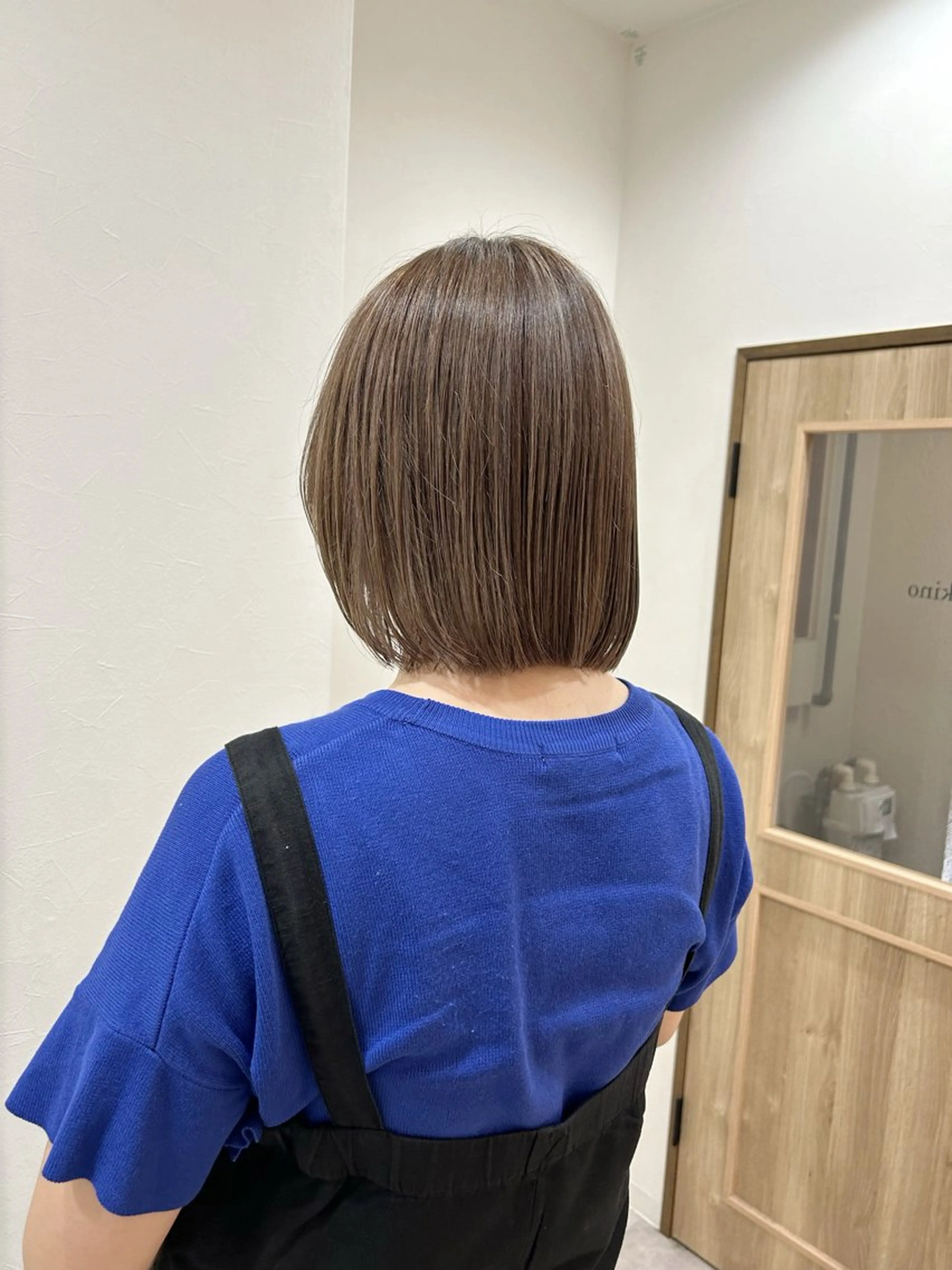 ミディアム カラー ボブレイヤー ベージュカラー ハイライトカラー ミルクティーベージュ ボブ ヘアカラー ボブ/ハイトーン 立川loose 下田のヘアスタイル