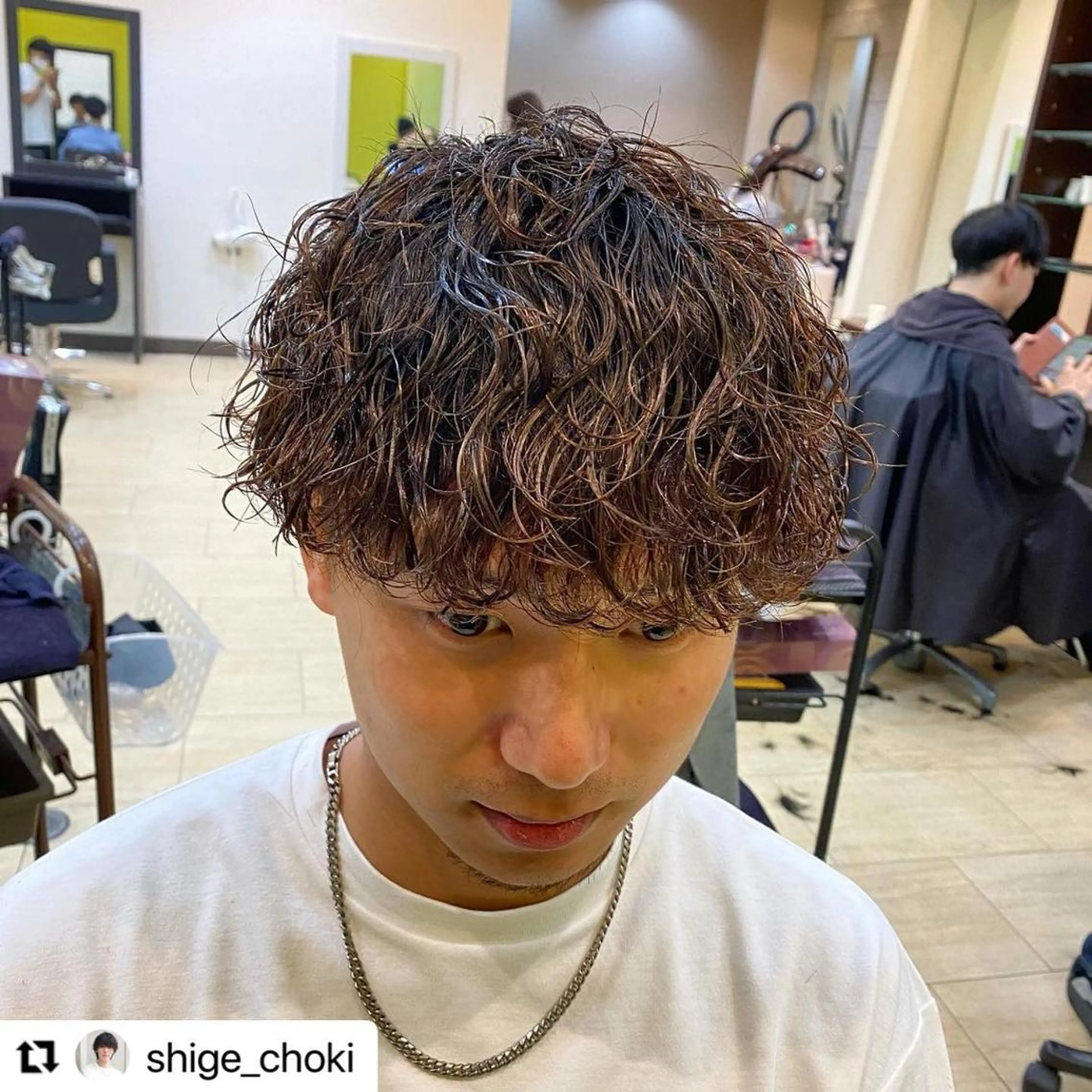 ショート カラー パーマ メンズ センターパート メンズ韓国風 マッシュ メンズパーマ メンズツイストパーマ 🩷Eny terrace🩷のヘアスタイル